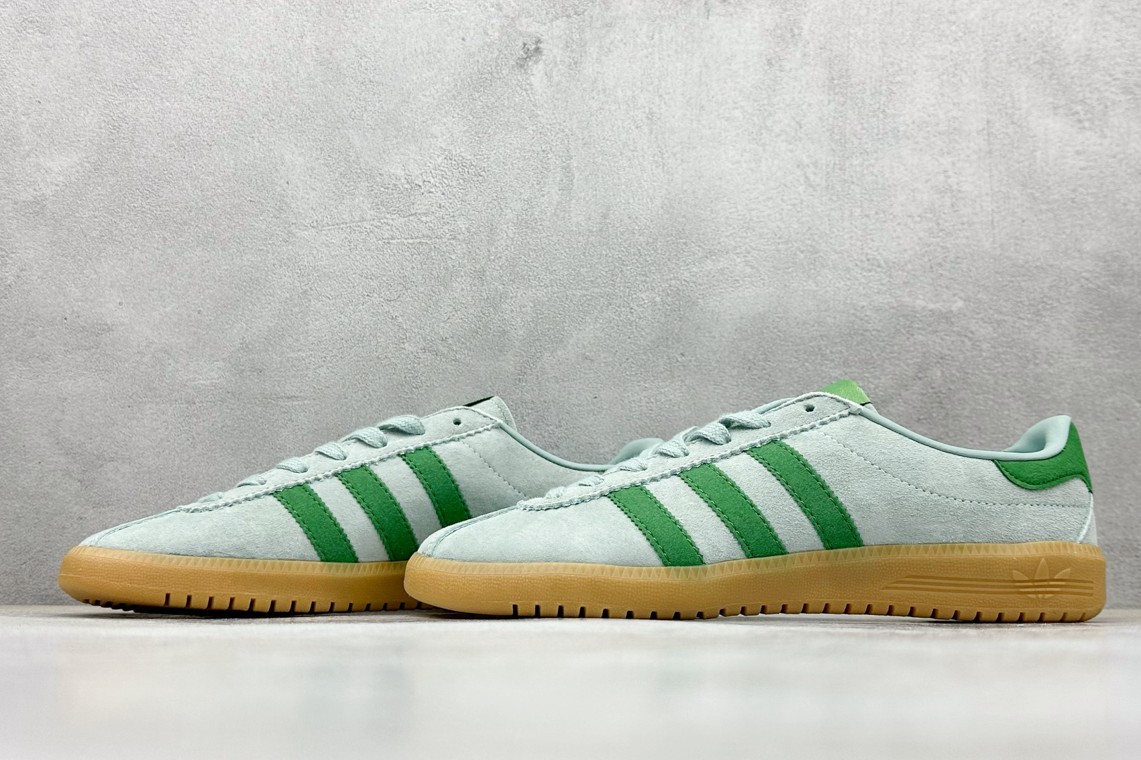 GX版 Adidas Originals Bermuda 绒面麂皮防滑耐磨轻便低帮板鞋 IH0300