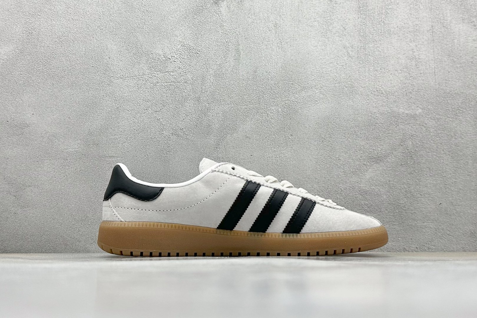 GX版 Adidas Originals Bermuda 绒面麂皮防滑耐磨轻便低帮板鞋 CQ2782
