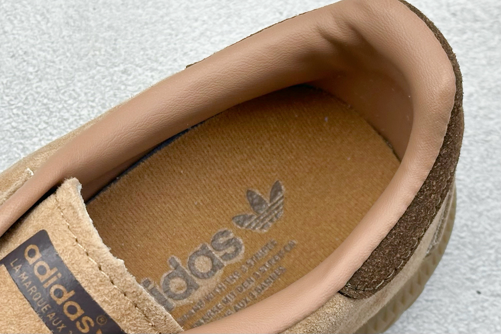 GX版 Adidas Originals Bermuda 绒面麂皮防滑耐磨轻便低帮板鞋 GY7395