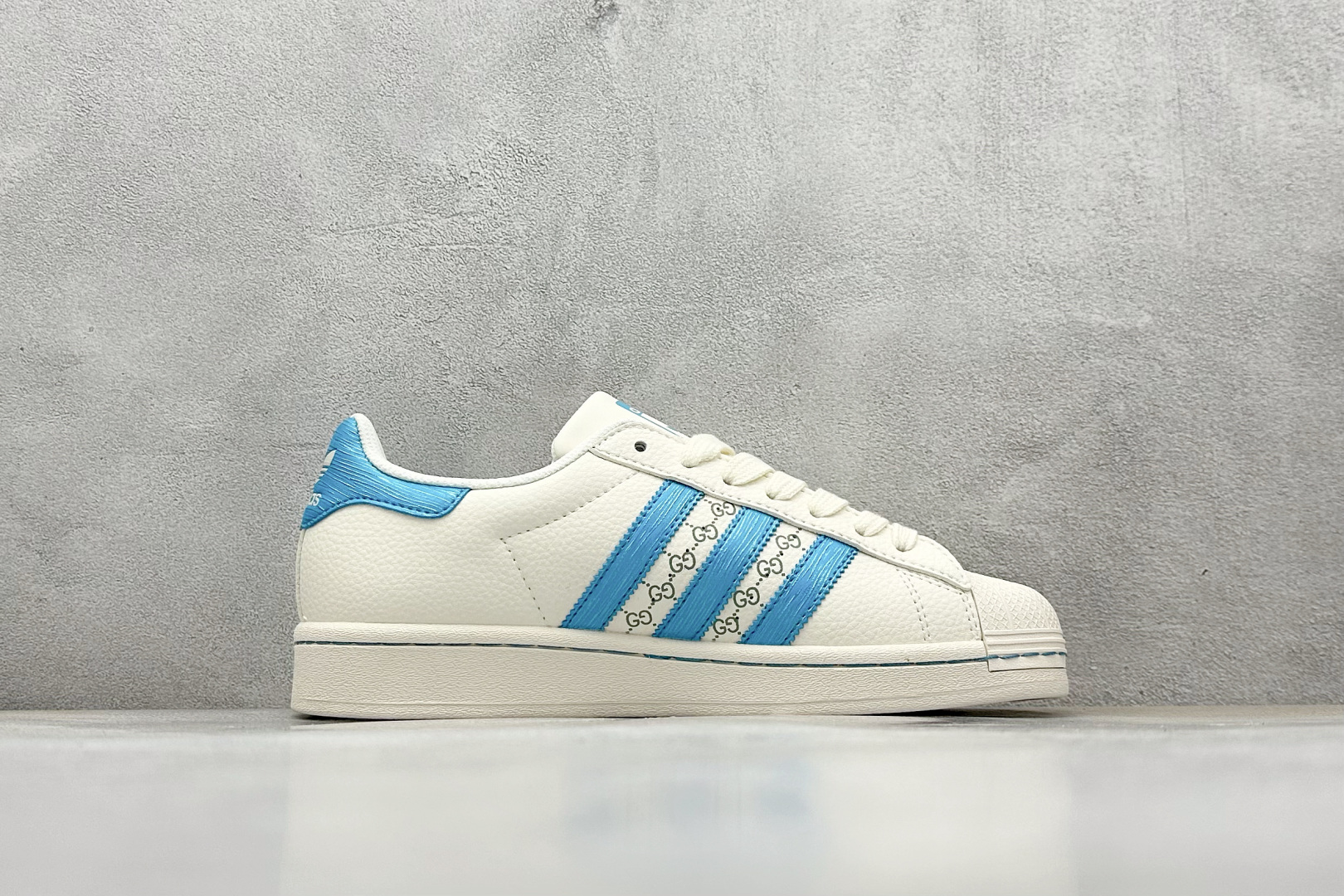 AD Originals Superstar x CUCCI 天蓝 HS3072