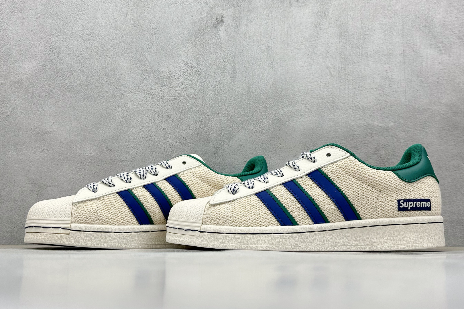 AD Originals Superstar x Supreme 白蓝绿 HS3071
