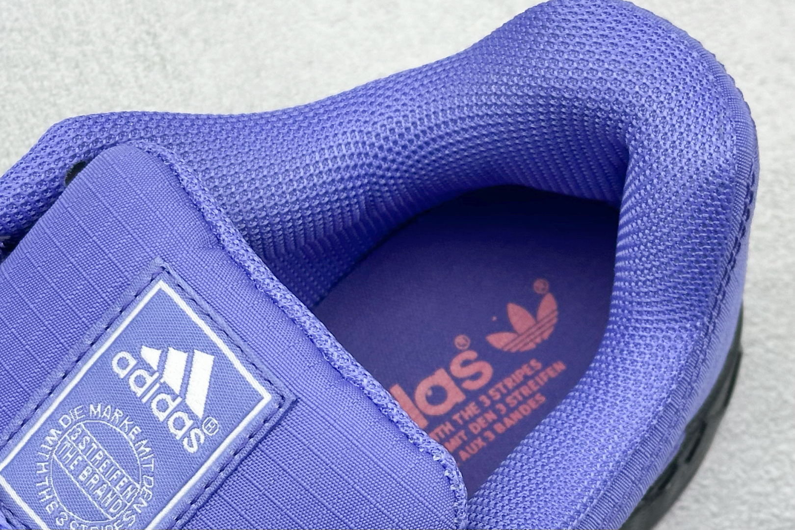 TG版 Adidas Adimatic Low 马蒂奇系列低帮 复古鲨鱼面包鞋运动休闲滑板板鞋 IE3930