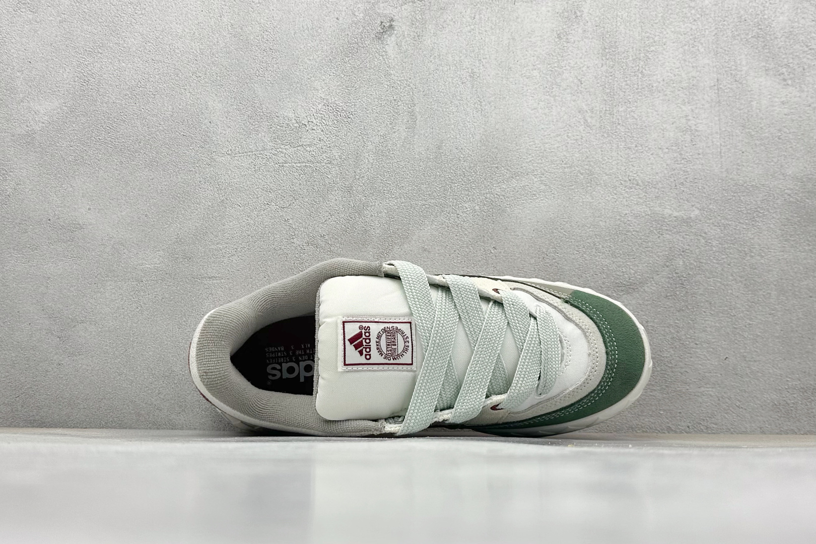 TG版 Adidas Adimatic Low 马蒂奇系列低帮 复古鲨鱼面包鞋运动休闲滑板板鞋 IH3264