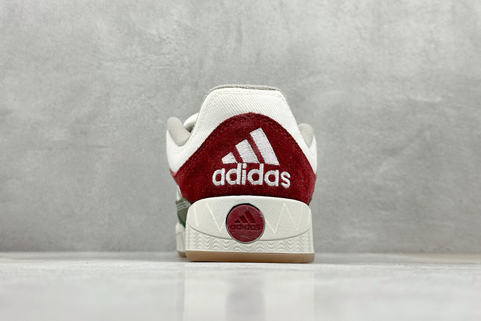 TG版 Adidas Adimatic Low 马蒂奇系列低帮 复古鲨鱼面包鞋运动休闲滑板板鞋 IH3264