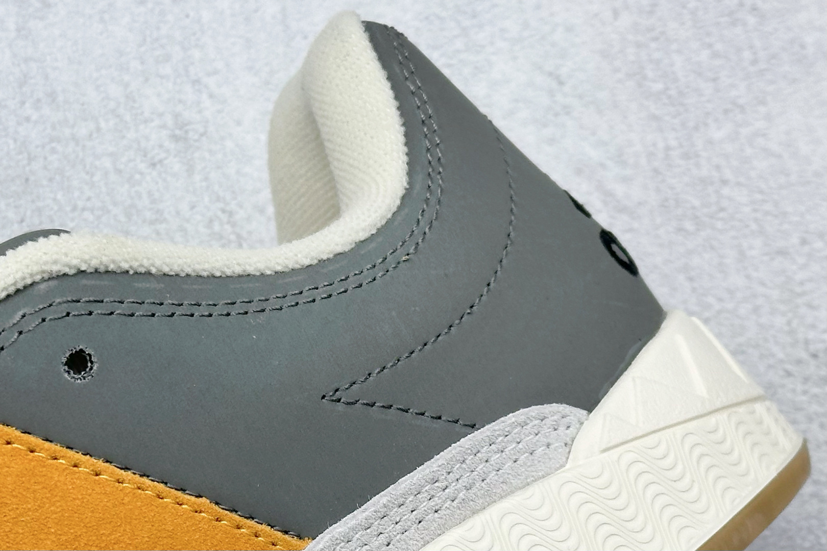 TG版 Adidas Adimatic Low 马蒂奇系列低帮 复古鲨鱼面包鞋运动休闲滑板板鞋 ID3936
