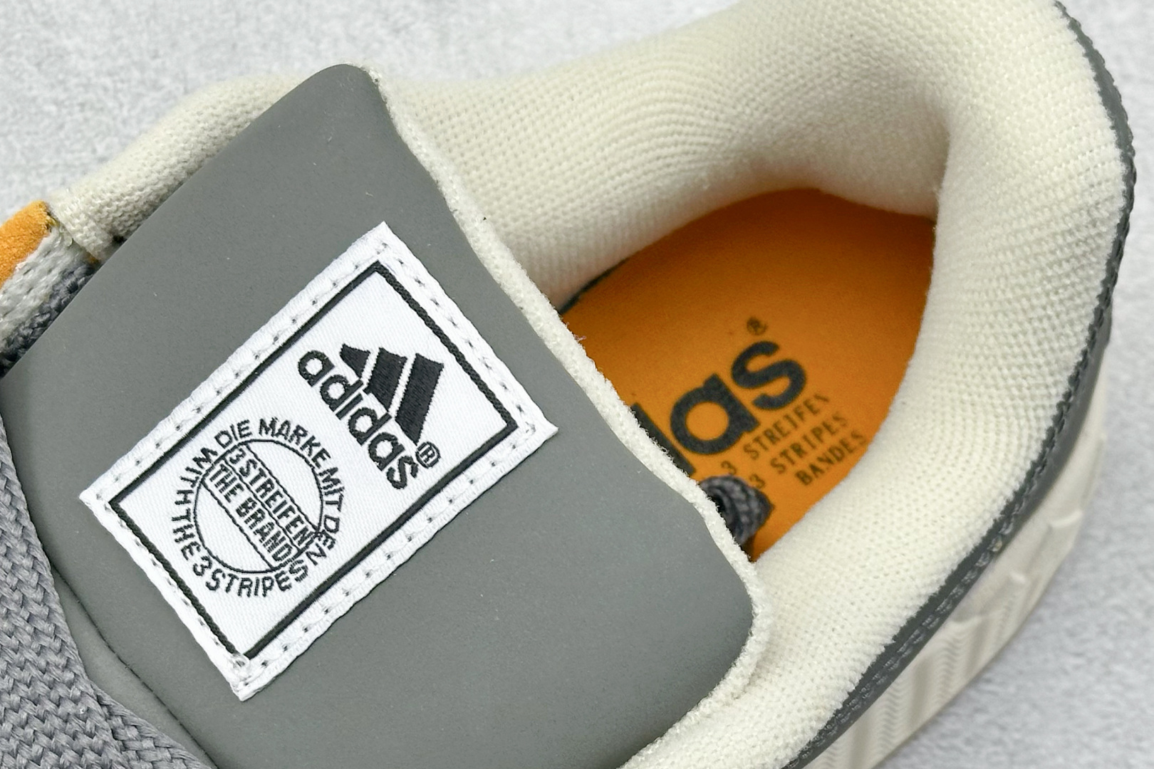 TG版 Adidas Adimatic Low 马蒂奇系列低帮 复古鲨鱼面包鞋运动休闲滑板板鞋 ID3936