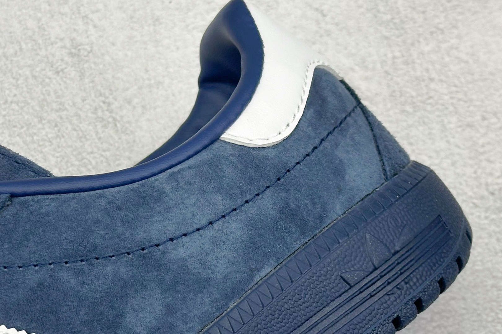 GX版 Adidas Originals Bermuda 绒面麂皮防滑耐磨轻便低帮板鞋 IG6186