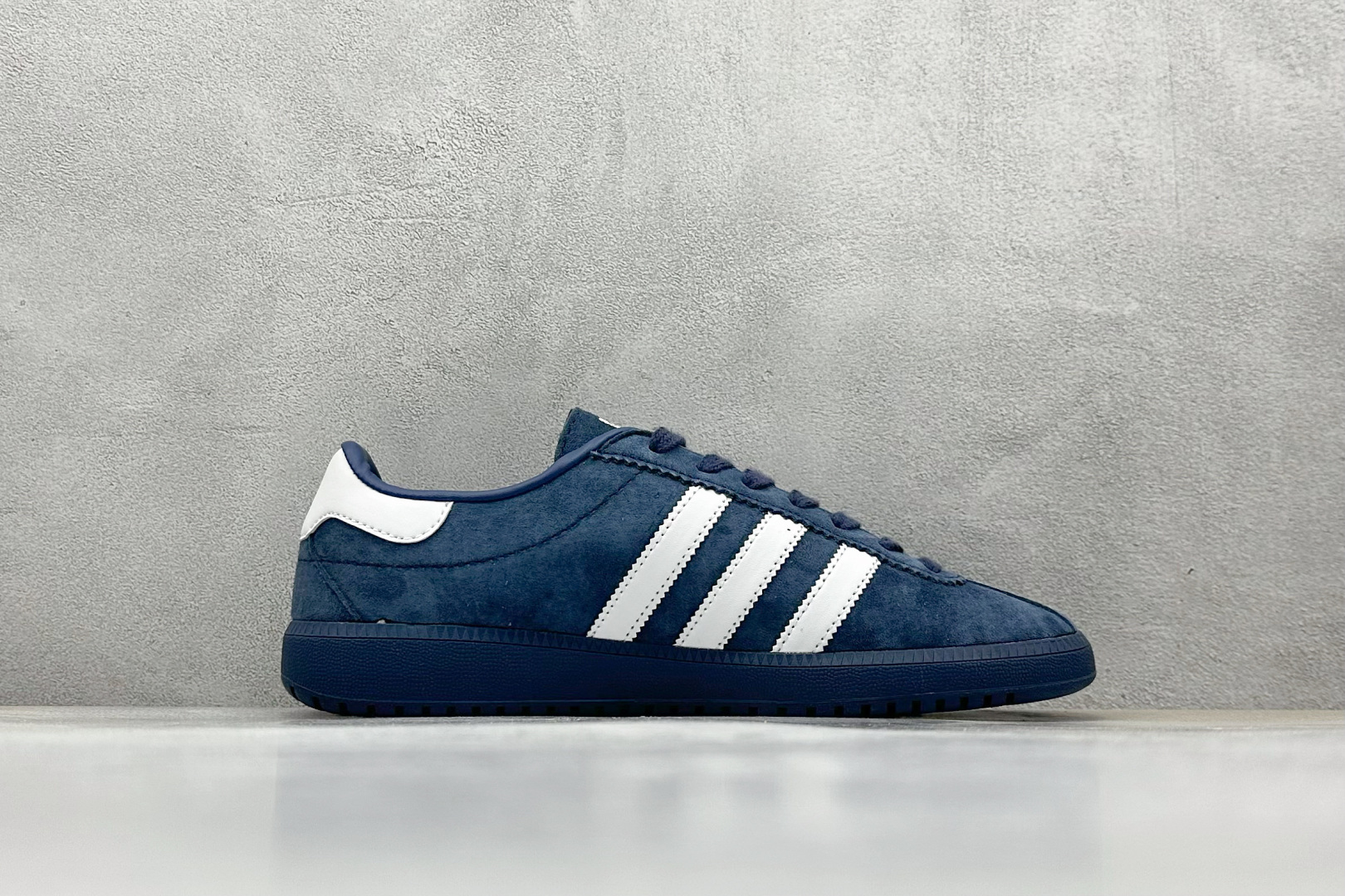 GX版 Adidas Originals Bermuda 绒面麂皮防滑耐磨轻便低帮板鞋 IG6186