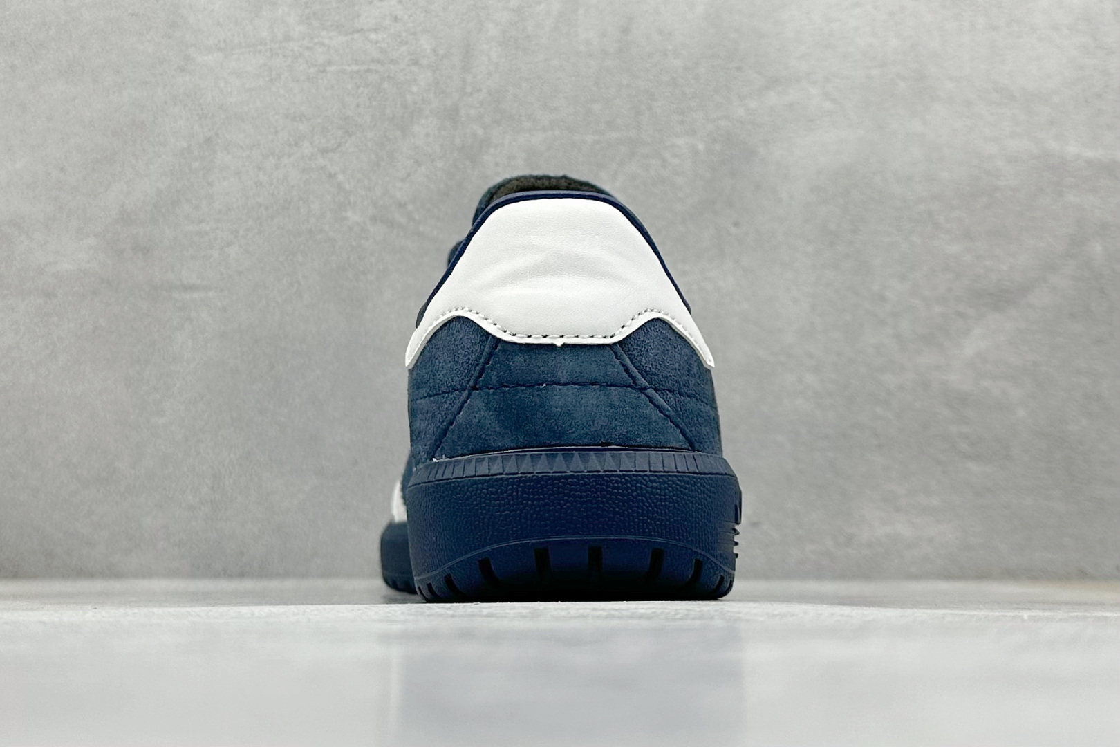 GX版 Adidas Originals Bermuda 绒面麂皮防滑耐磨轻便低帮板鞋 IG6186