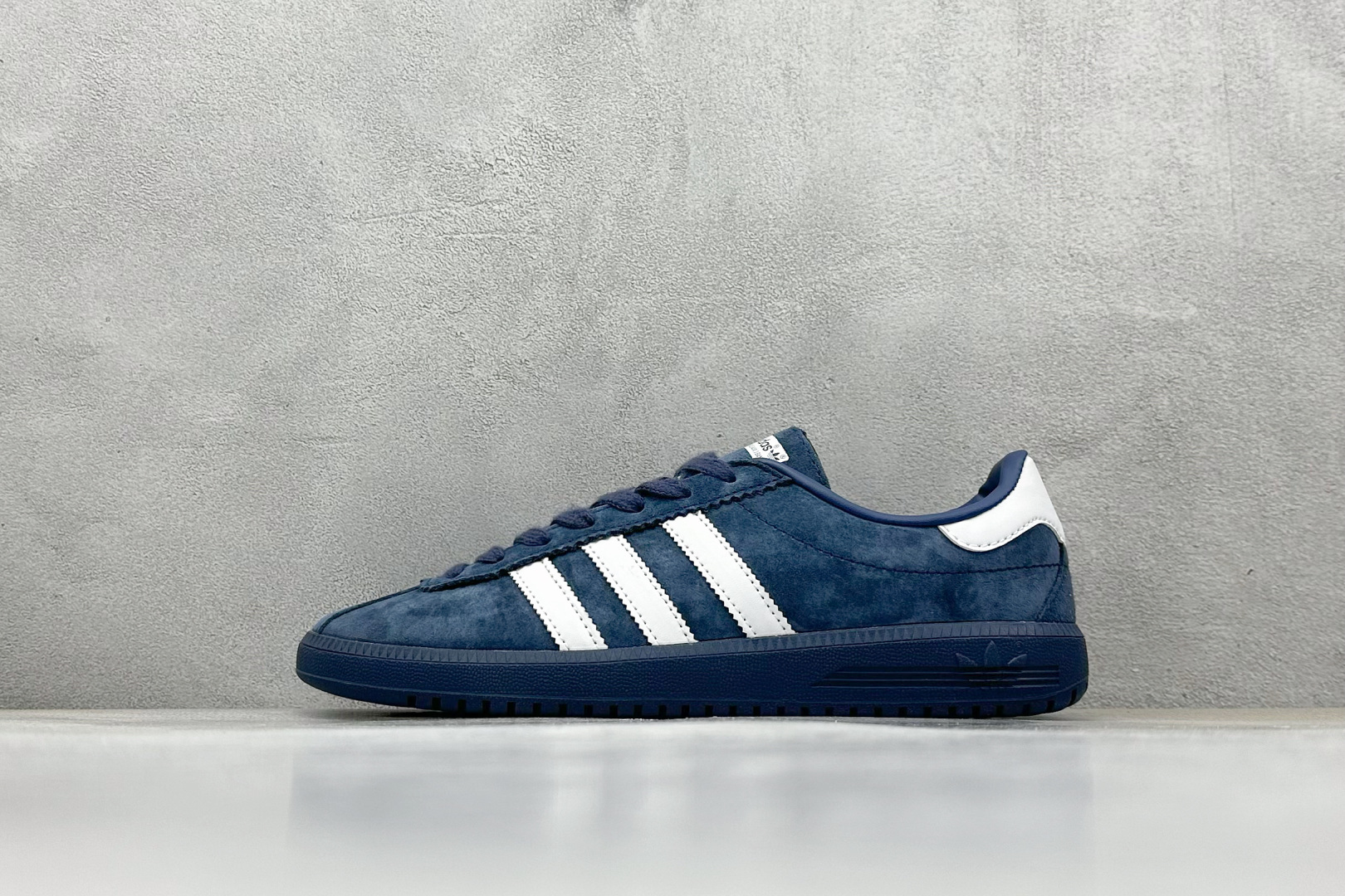 GX版 Adidas Originals Bermuda 绒面麂皮防滑耐磨轻便低帮板鞋 IG6186