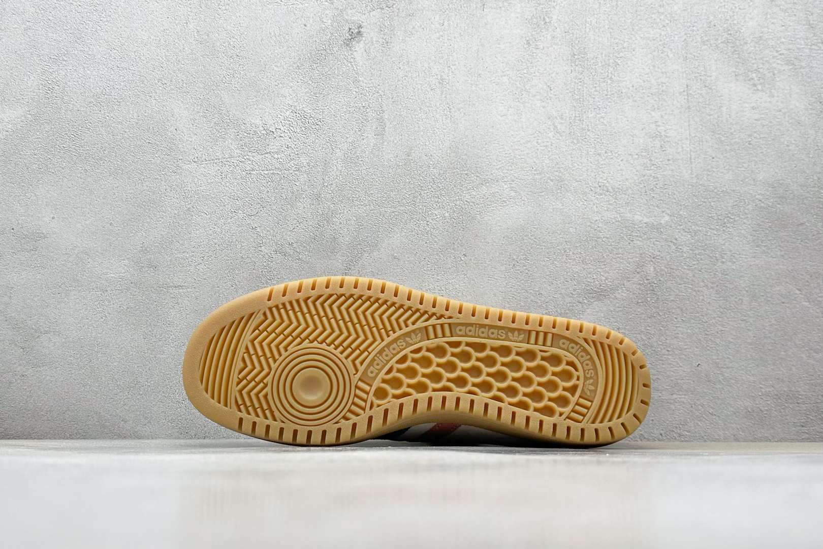 GX版 Adidas Originals Bermuda 绒面麂皮防滑耐磨轻便低帮板鞋 IE3685