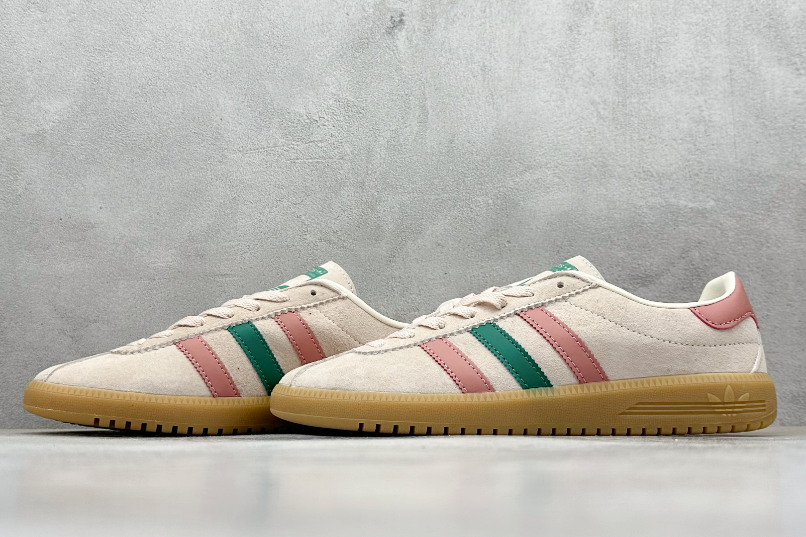 GX版 Adidas Originals Bermuda 绒面麂皮防滑耐磨轻便低帮板鞋 IE3685