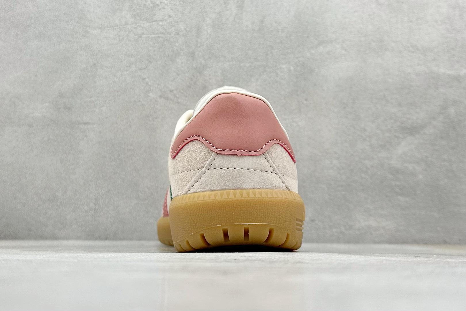 GX版 Adidas Originals Bermuda 绒面麂皮防滑耐磨轻便低帮板鞋 IE3685