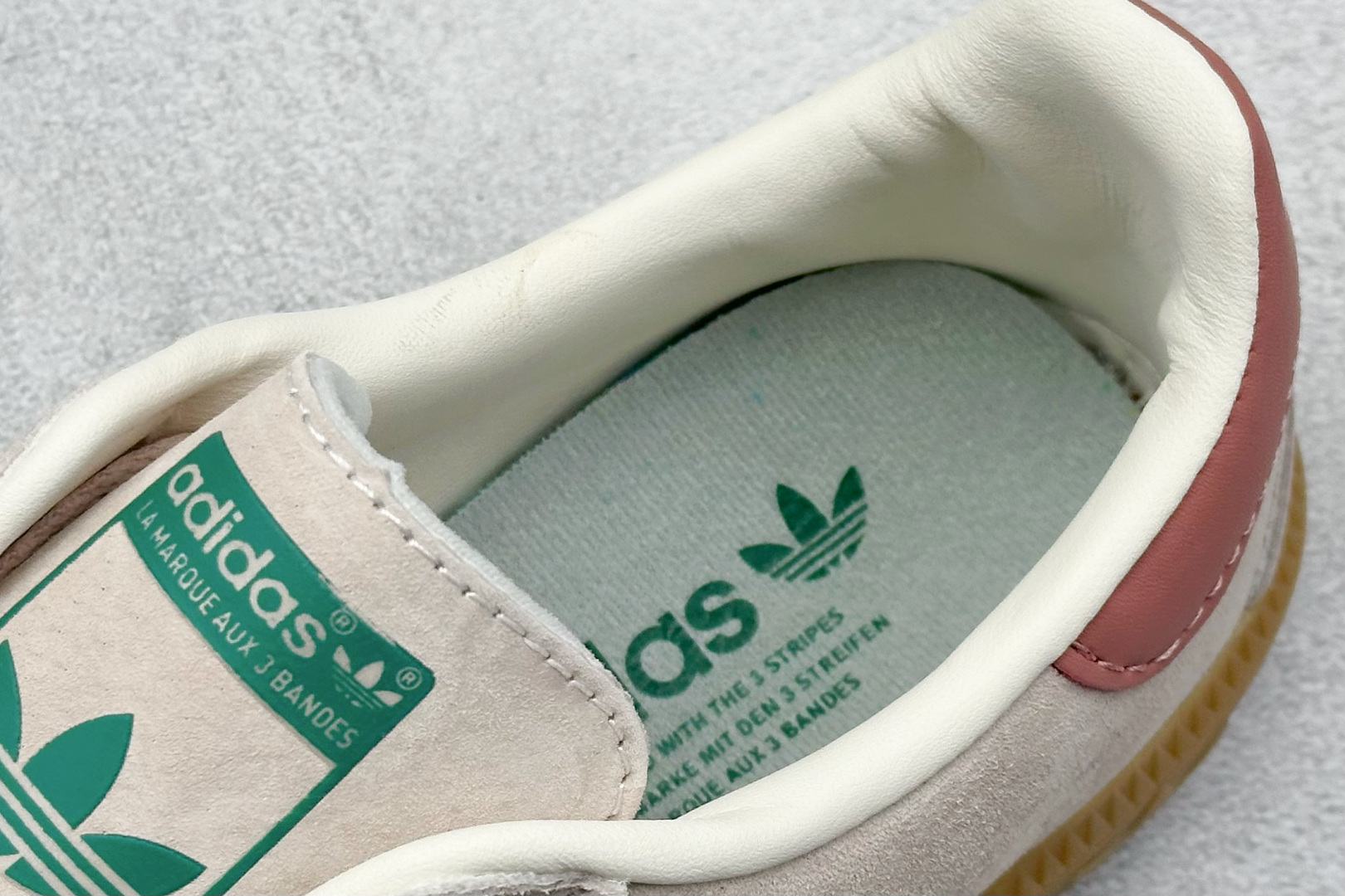 GX版 Adidas Originals Bermuda 绒面麂皮防滑耐磨轻便低帮板鞋 IE3685