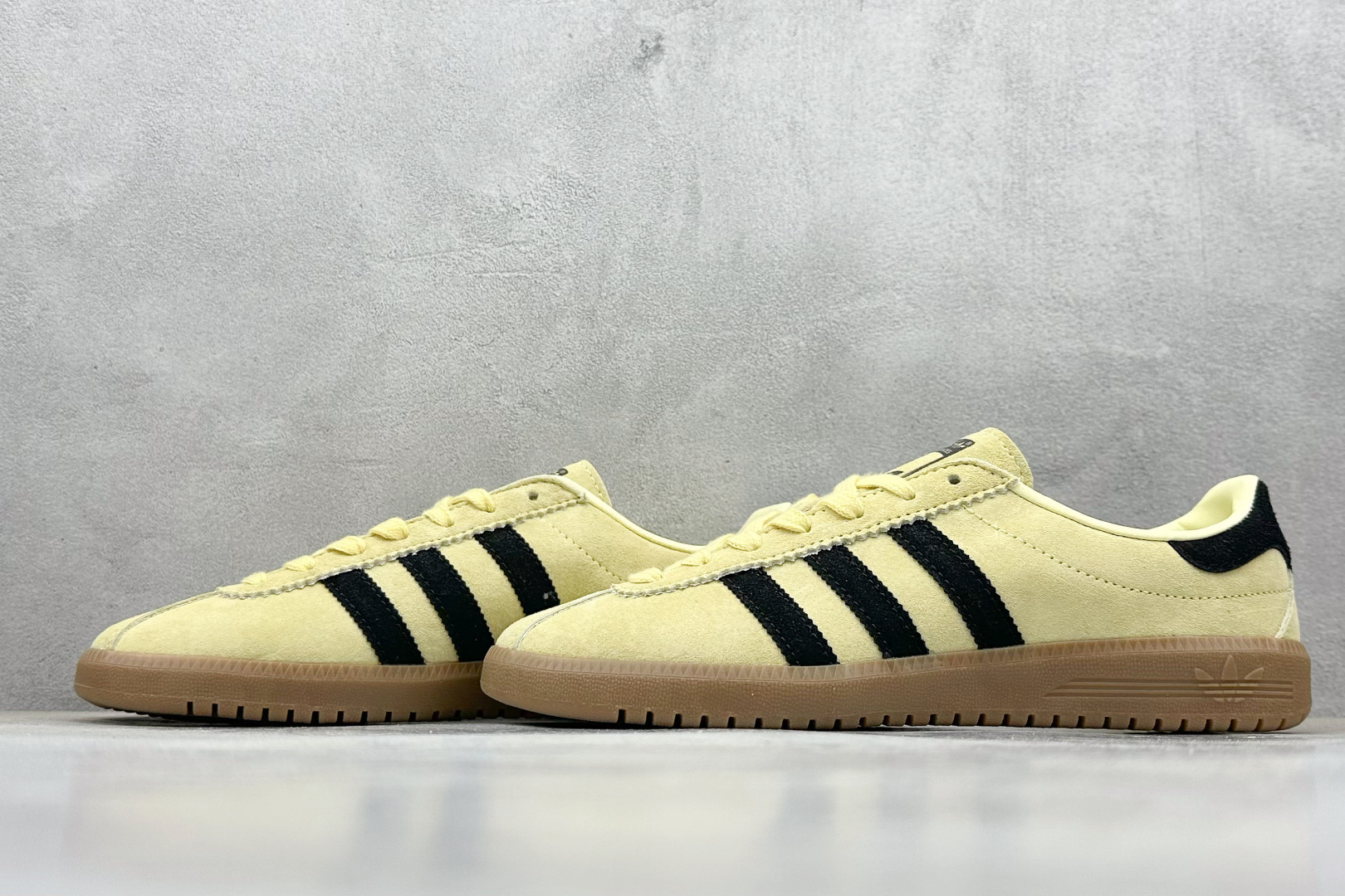 GX版 Adidas Originals Bermuda 绒面麂皮防滑耐磨轻便低帮板鞋 JI2659