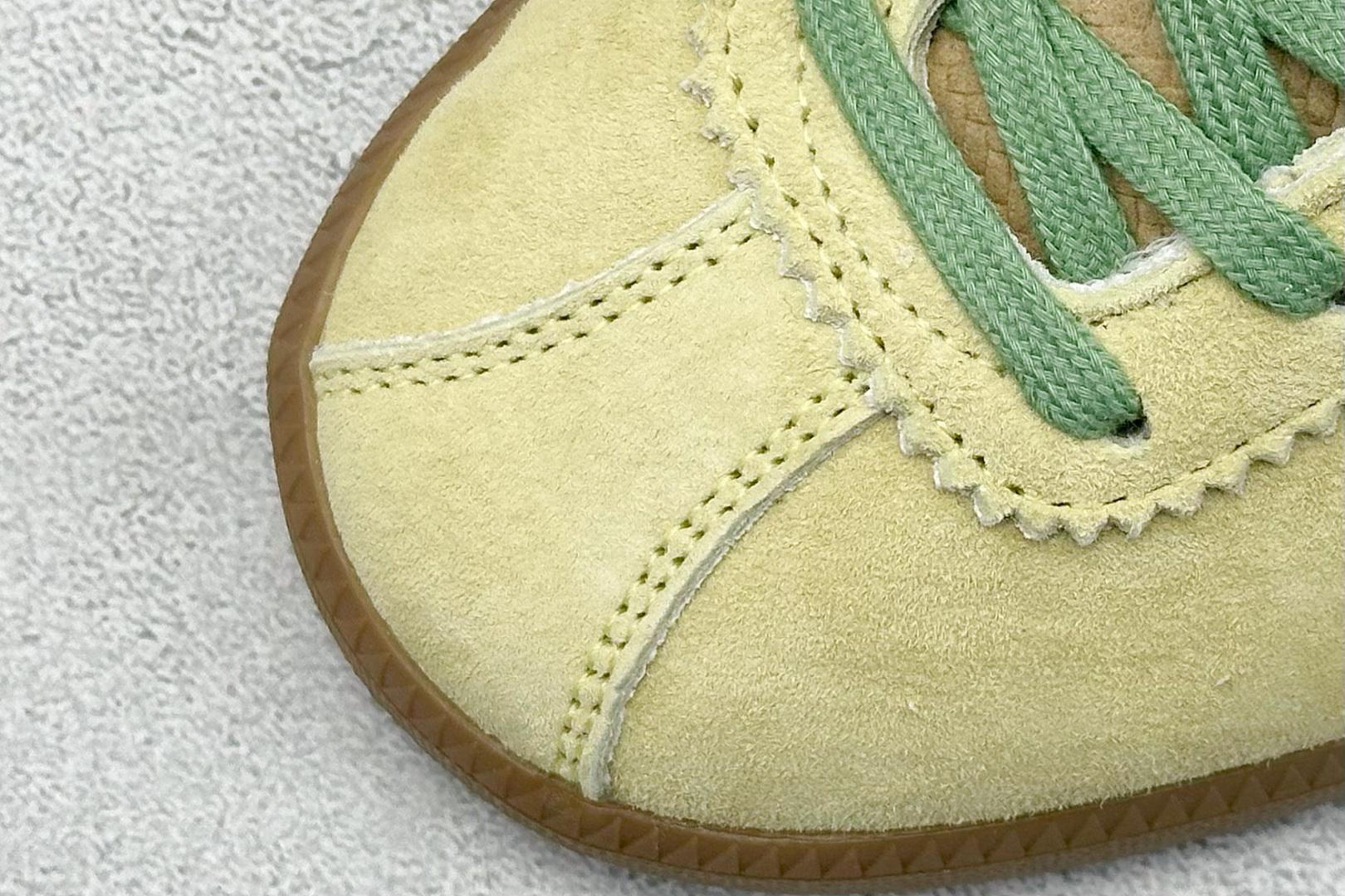 GX版 Adidas Originals Bermuda 绒面麂皮防滑耐磨轻便低帮板鞋 JR7156