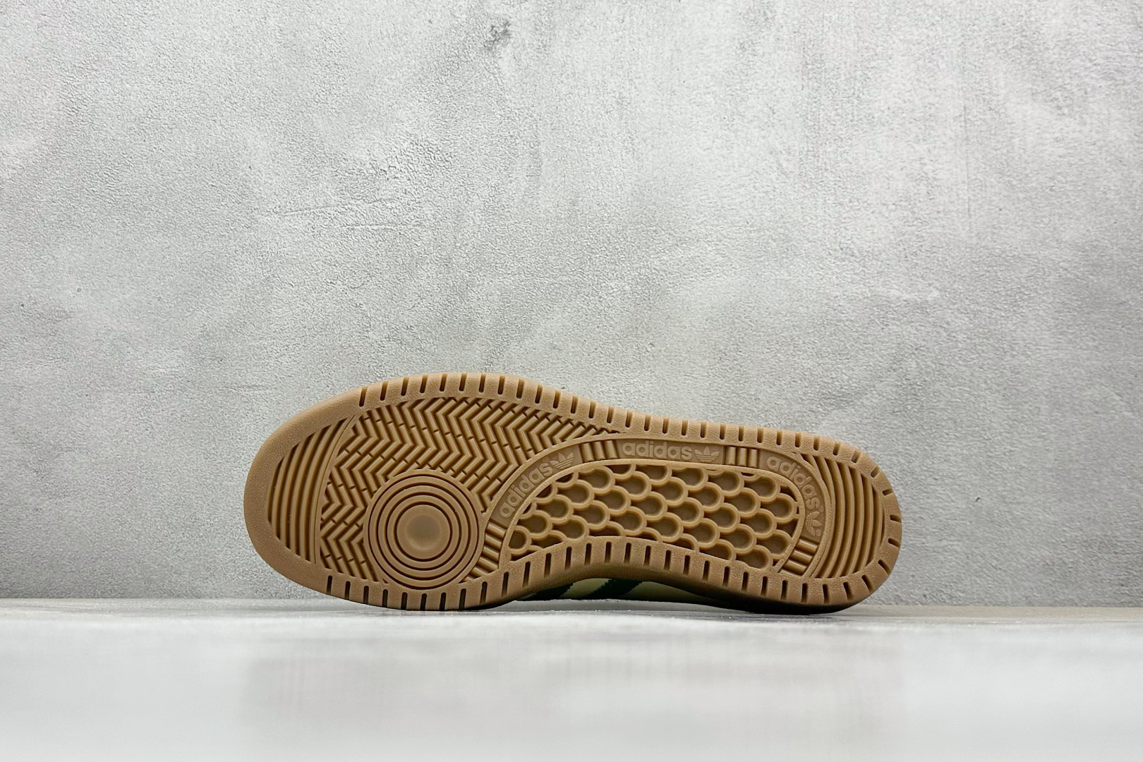 GX版 Adidas Originals Bermuda 绒面麂皮防滑耐磨轻便低帮板鞋 JR7156