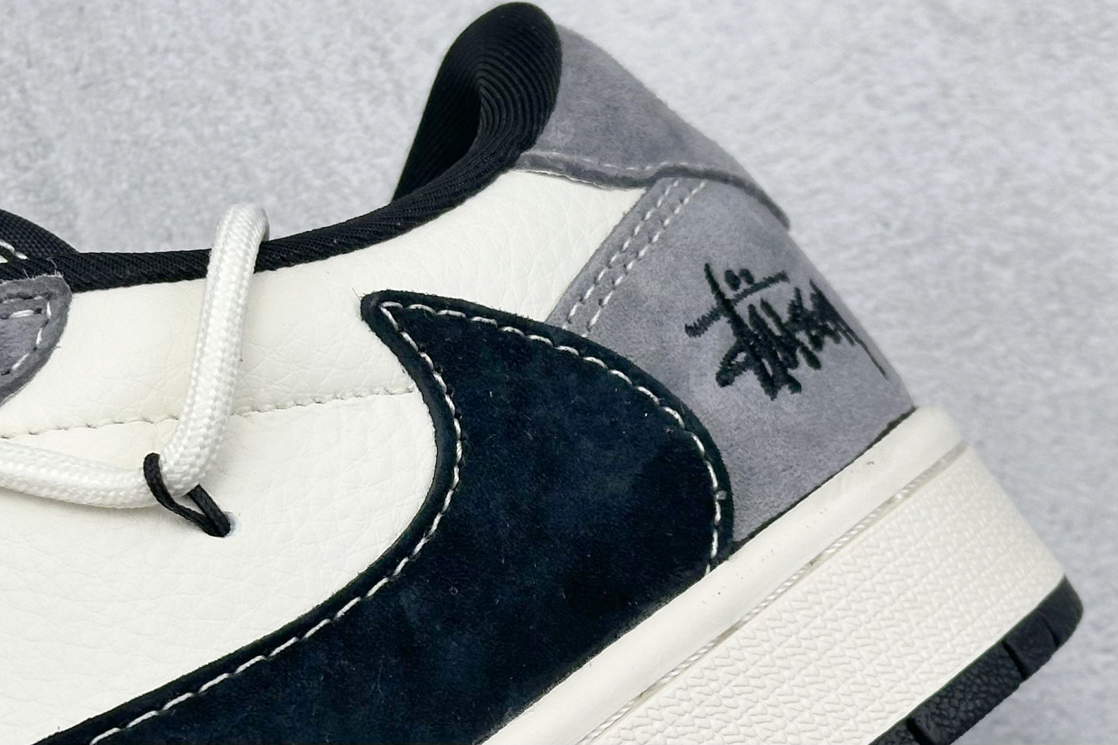 Travis Scott x Nike Air Jordan 1 Low x Stussy Air Jordan 1 Low 反转米黑小钩绑带倒钩 SJ0086-141