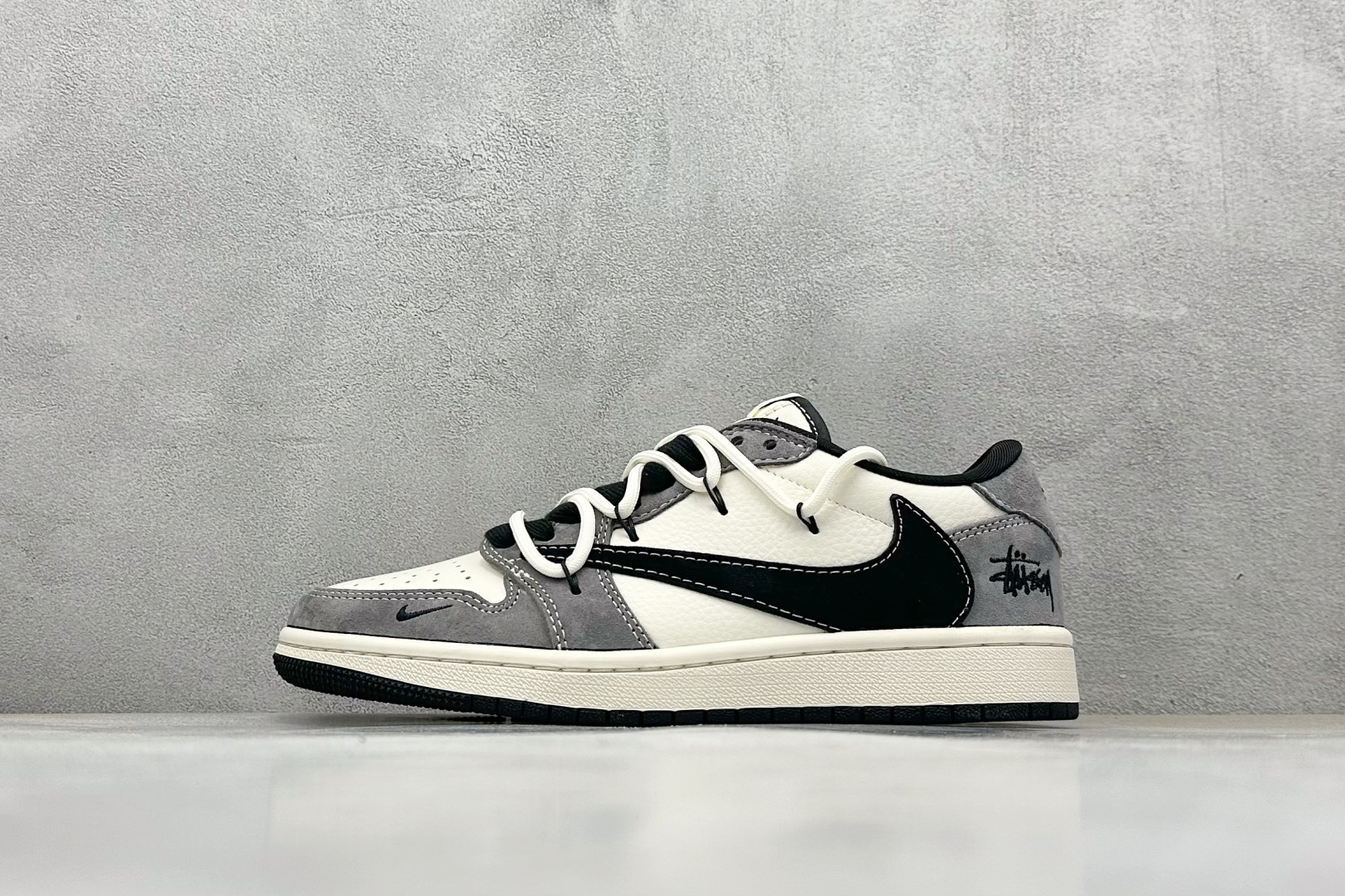 Travis Scott x Nike Air Jordan 1 Low x Stussy Air Jordan 1 Low 反转米黑小钩绑带倒钩 SJ0086-141