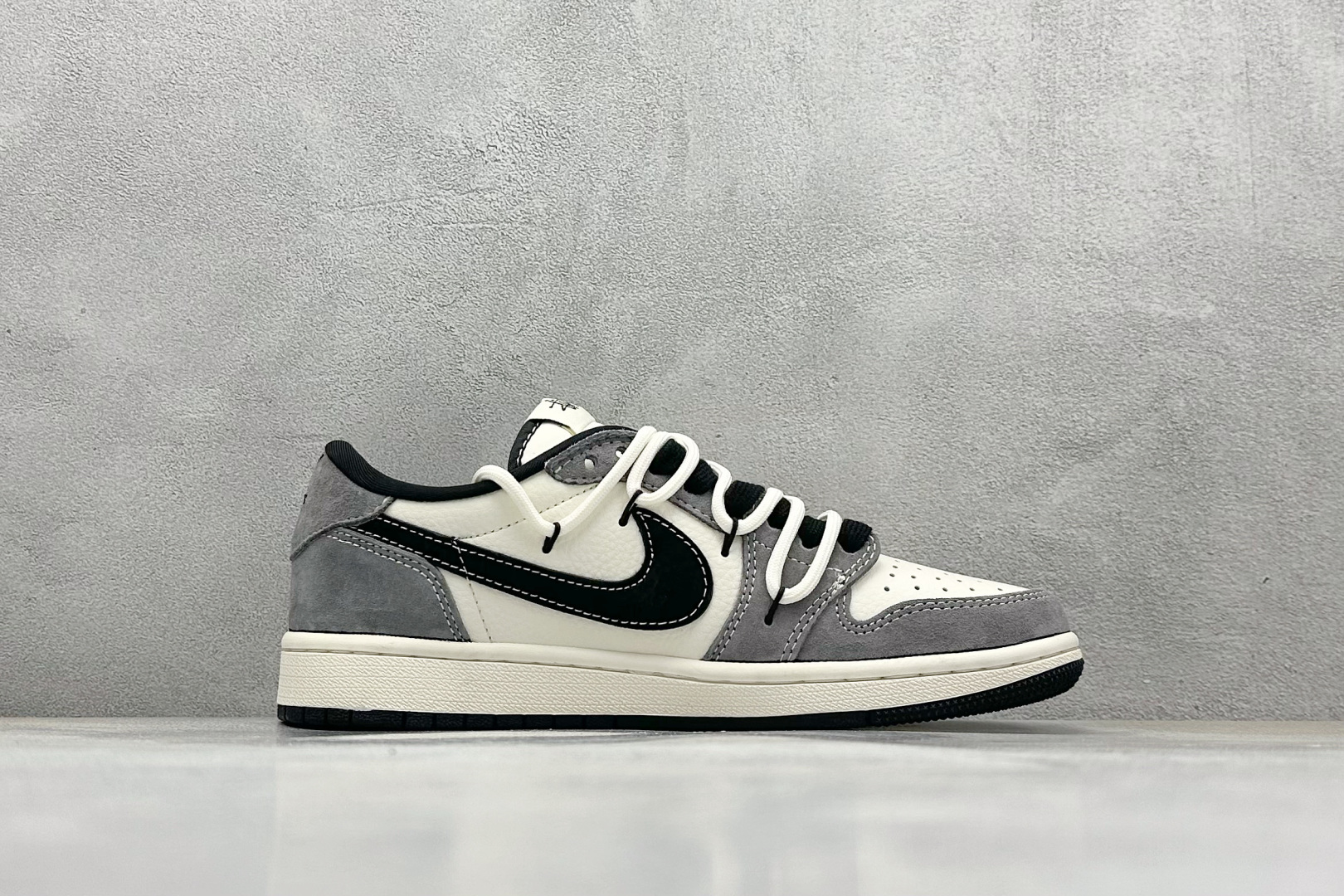 Travis Scott x Nike Air Jordan 1 Low x Stussy Air Jordan 1 Low 反转米黑小钩绑带倒钩 SJ0086-141