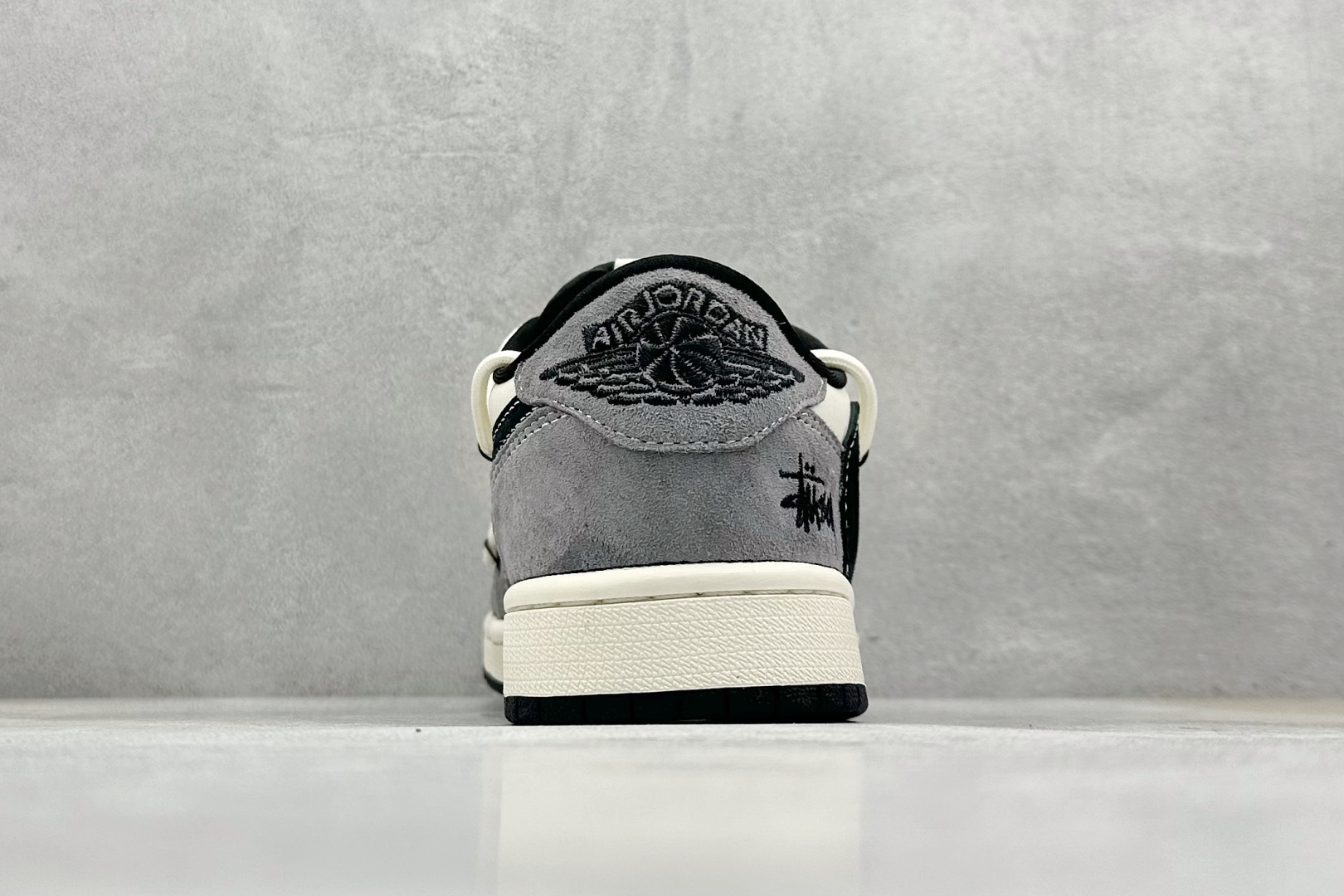 Travis Scott x Nike Air Jordan 1 Low x Stussy Air Jordan 1 Low 反转米黑小钩绑带倒钩 SJ0086-141