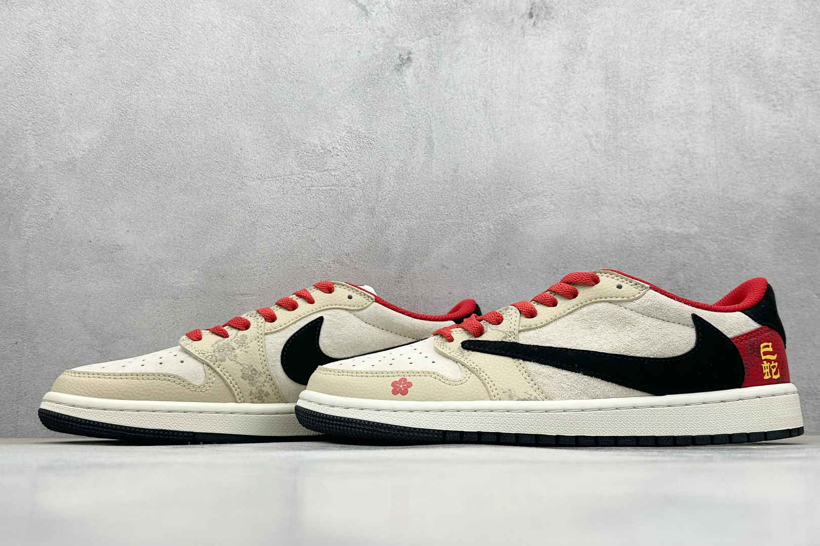 Travis Scott x Fragment Design x Air Jordan 1 Low OG SP AJ1 乔1 蛇年限定 红棕黑勾 低帮文化休闲板鞋 DM7866-077