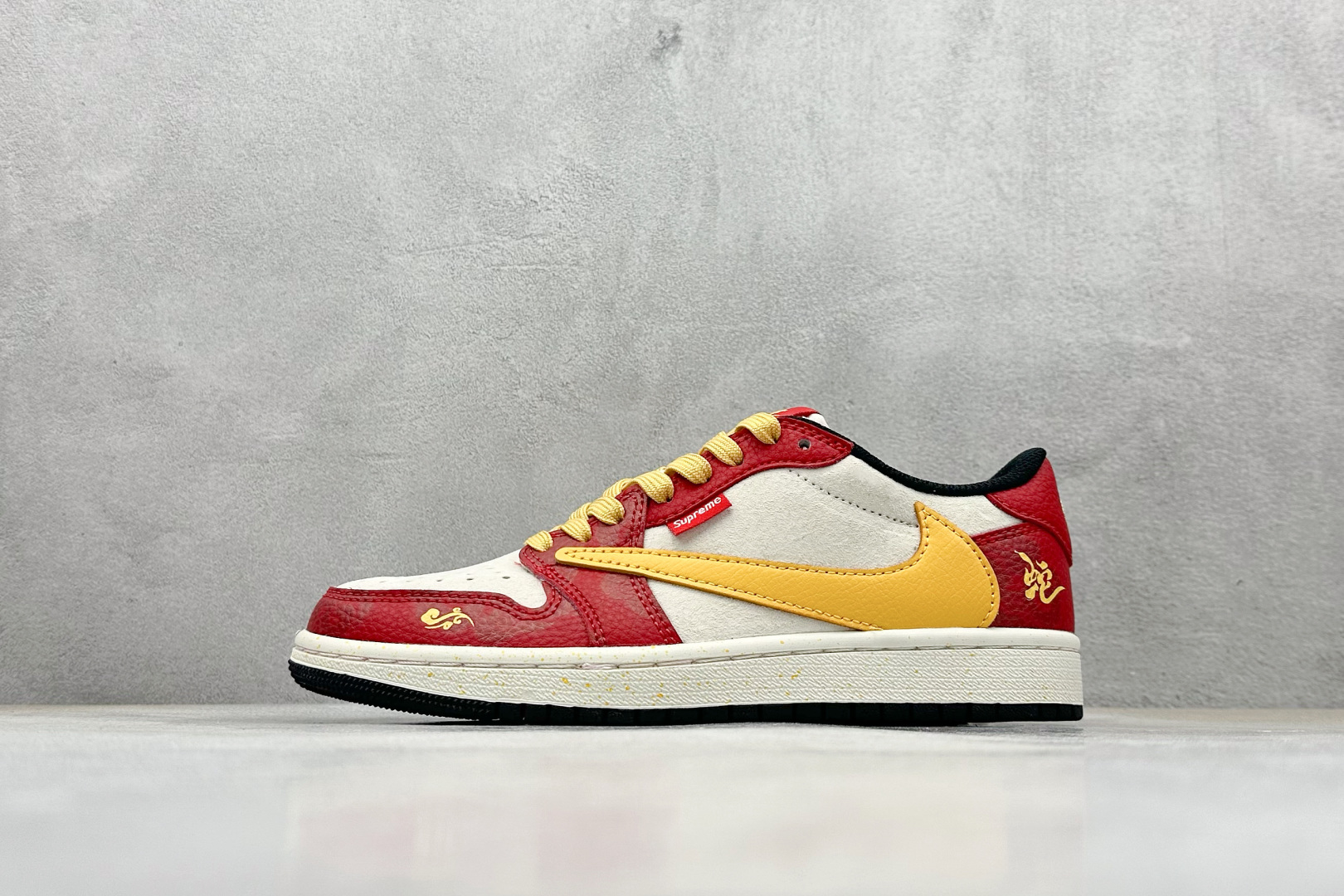 Travis Scott x Fragment Design x Air Jordan 1 Low OG SP AJ1 乔1 Sup联名蛇年限定 红蛇黄勾 低帮文化休闲板鞋 DM7866-093