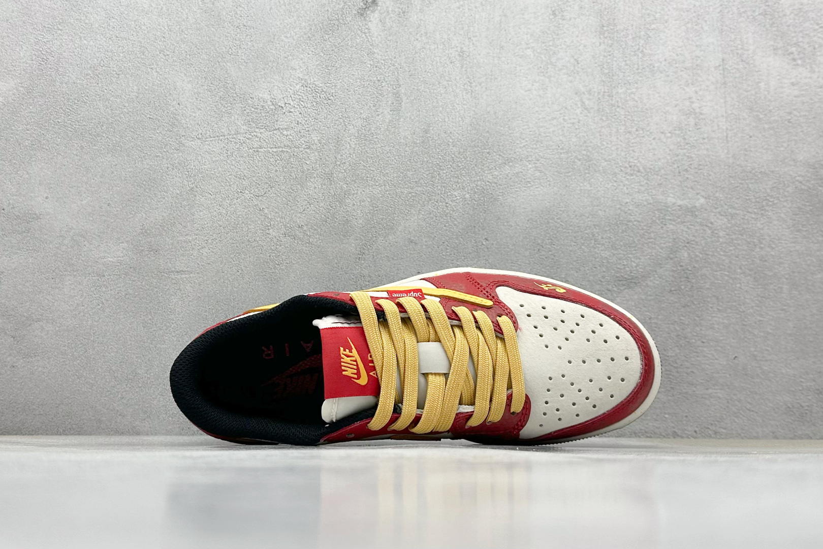 Travis Scott x Fragment Design x Air Jordan 1 Low OG SP AJ1 乔1 Sup联名蛇年限定 红蛇黄勾 低帮文化休闲板鞋 DM7866-093