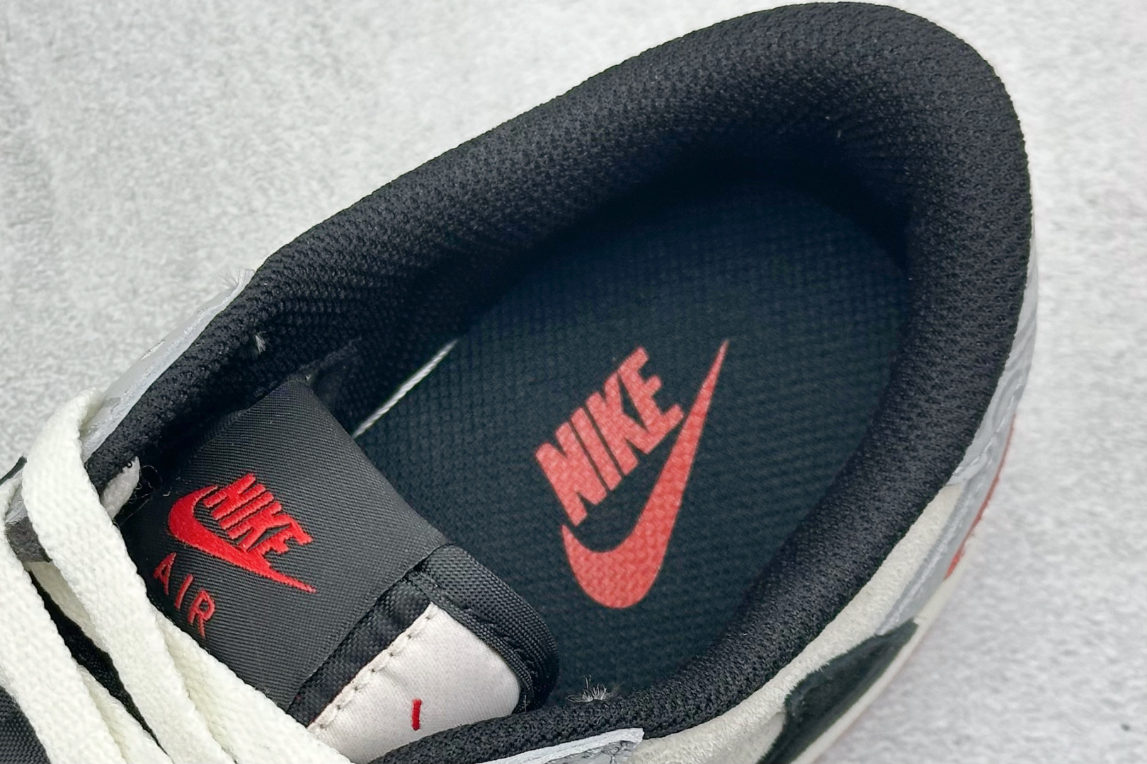 240 Travis Scott x Fragment Design x Jordan Air Jordan 1 Low OG SP “Supreme联名——祥云新年红” DM7866-078