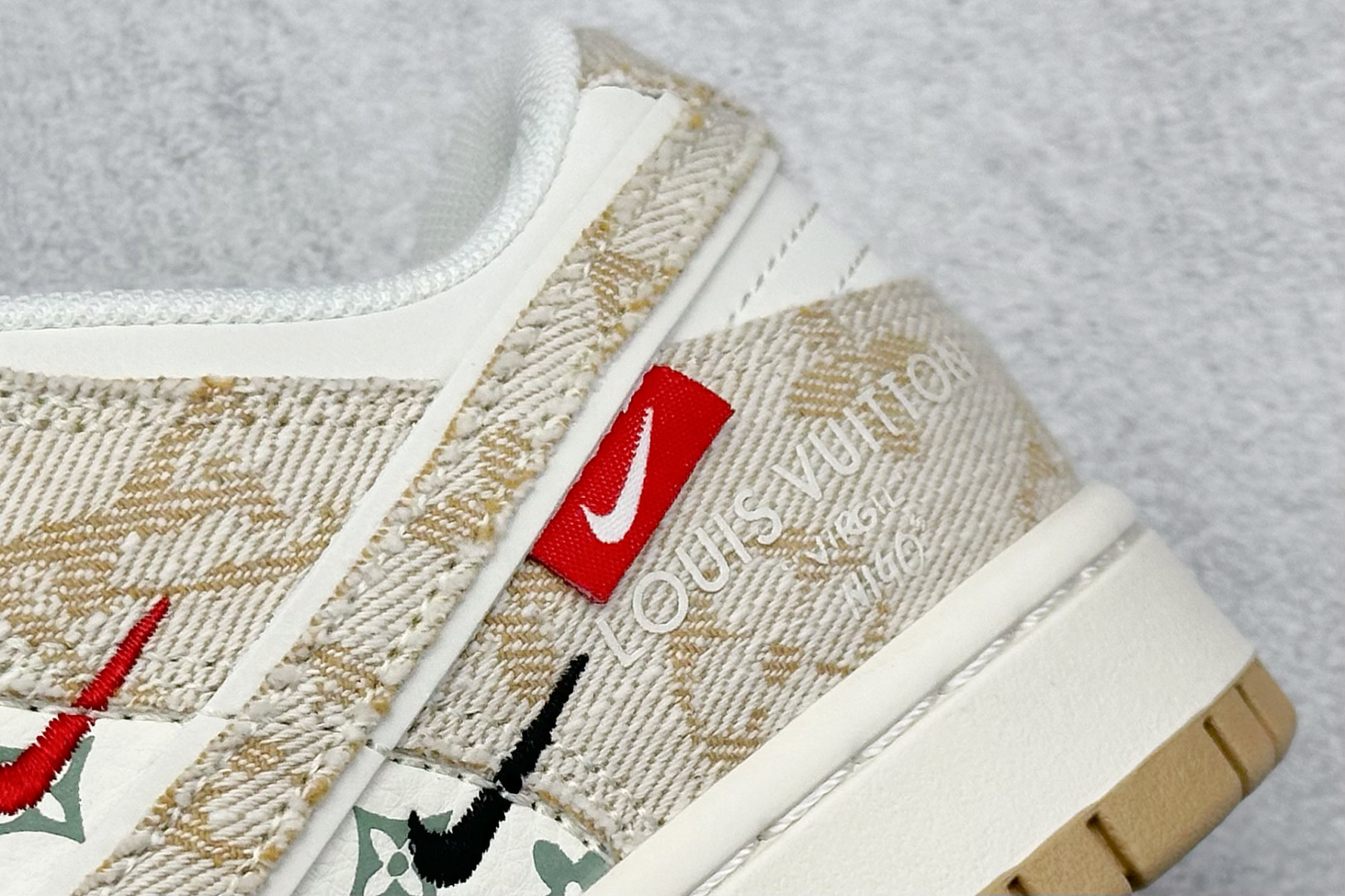 Nike SB Dunk Low LV联名 织布印花卡其勾 周年高端定制 低帮休闲板鞋 YX5066-352