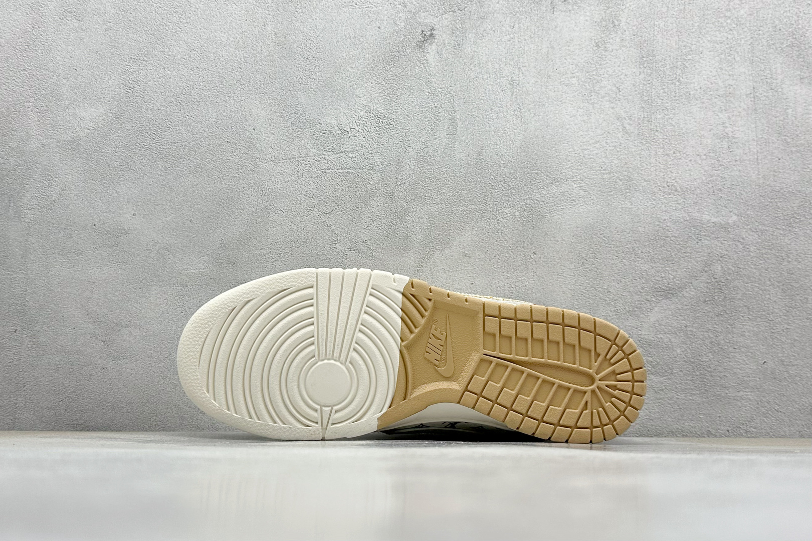 Nike SB Dunk Low LV联名 织布印花卡其勾 周年高端定制 低帮休闲板鞋 YX5066-352