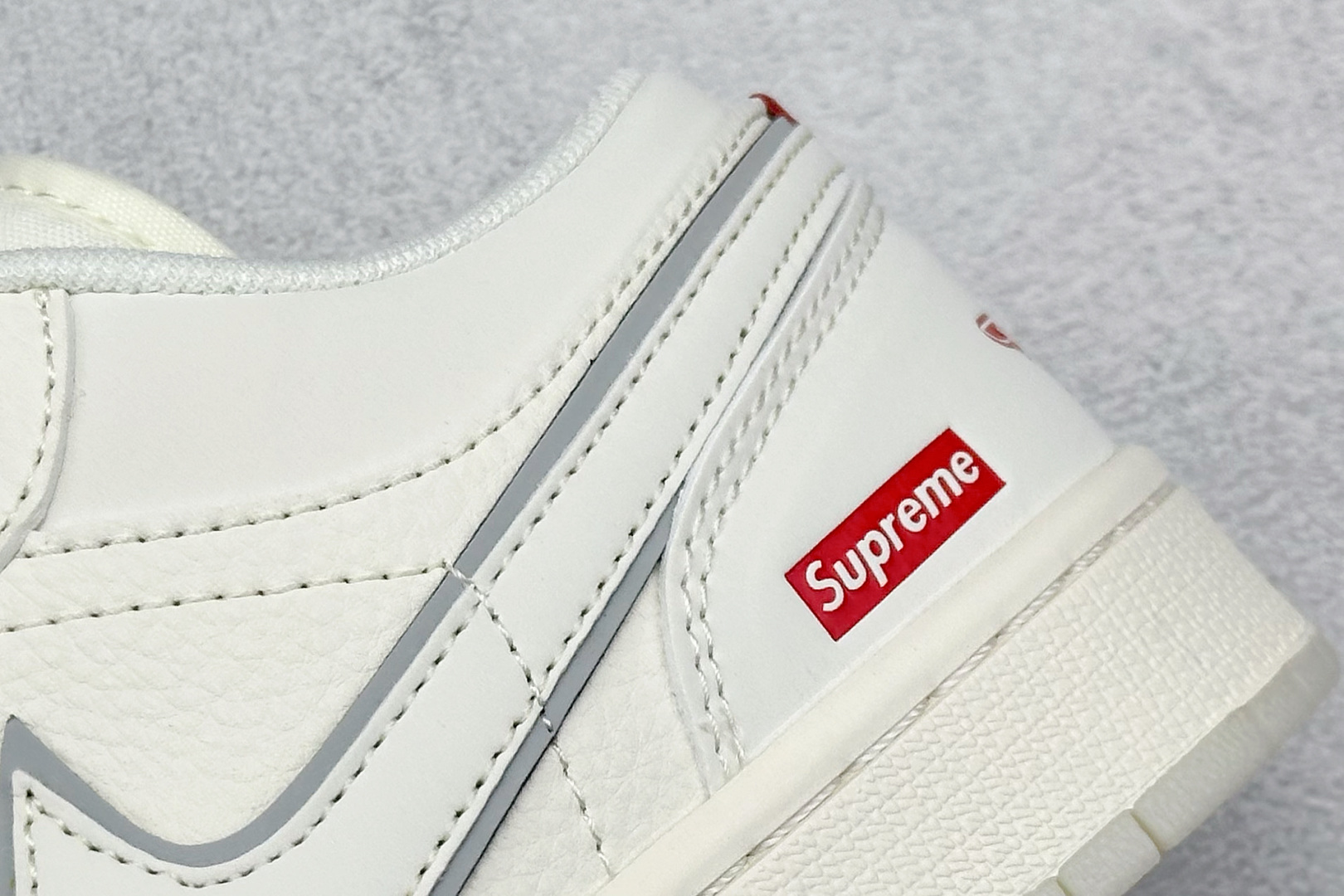 Air Jordan 1 Low AJ1 乔1 Supreme联名 米白水晶底 高端定制低帮复古篮球鞋 XX3168-186