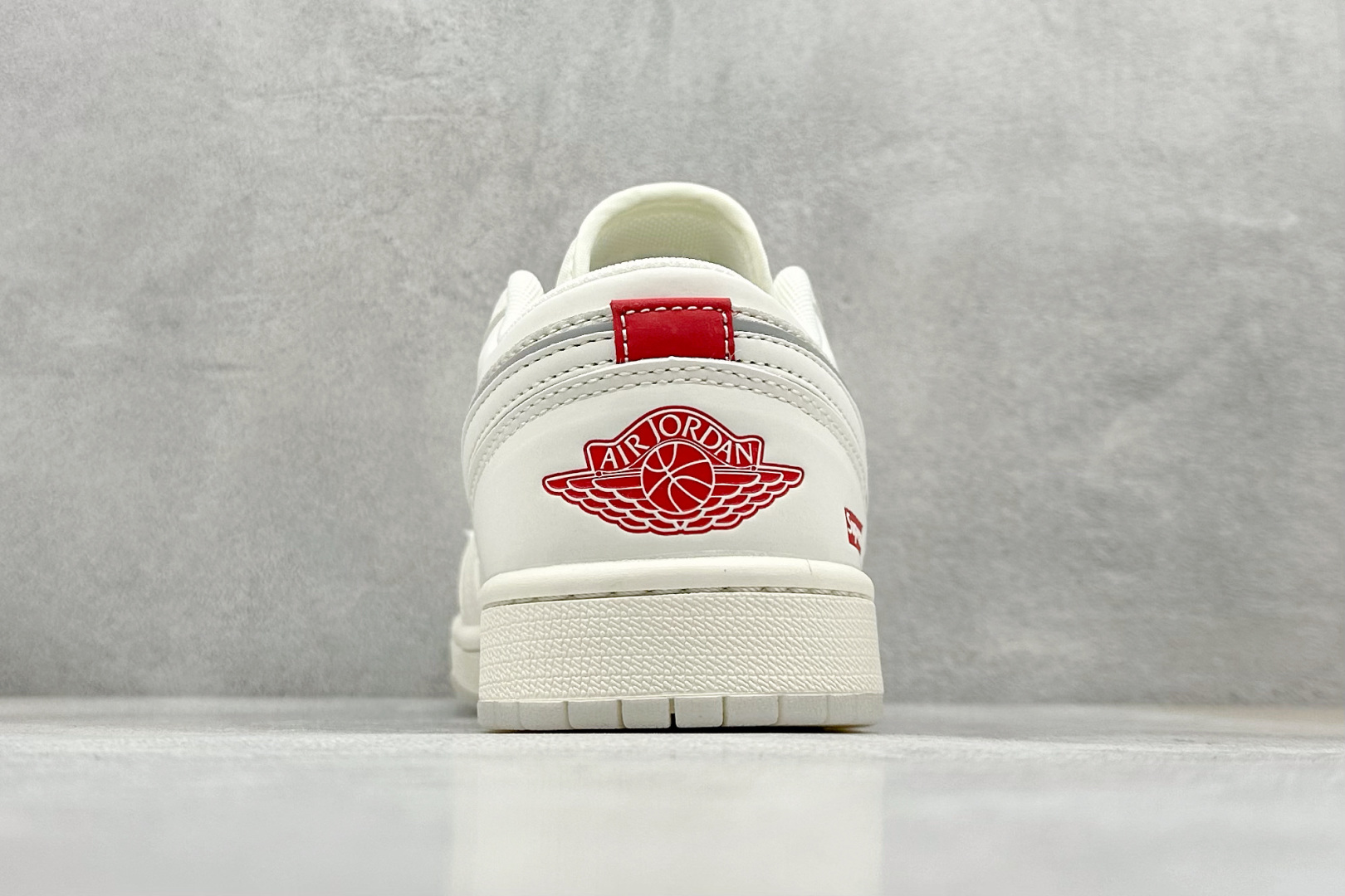Air Jordan 1 Low AJ1 乔1 Supreme联名 米白水晶底 高端定制低帮复古篮球鞋 XX3168-186