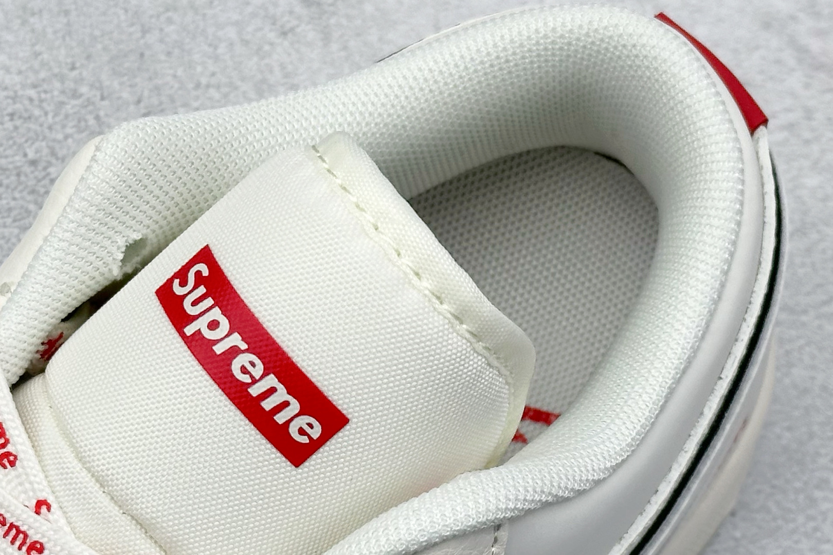 Air Jordan 1 Low AJ1 乔1 Supreme联名 米白水晶底 高端定制低帮复古篮球鞋 XX3168-186