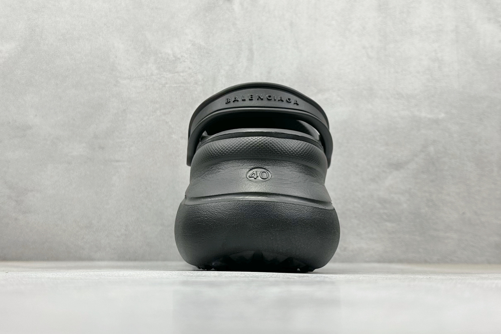 Crocs x Balenciaga 巴黎世家联名卡骆驰厚底圆头洞洞鞋