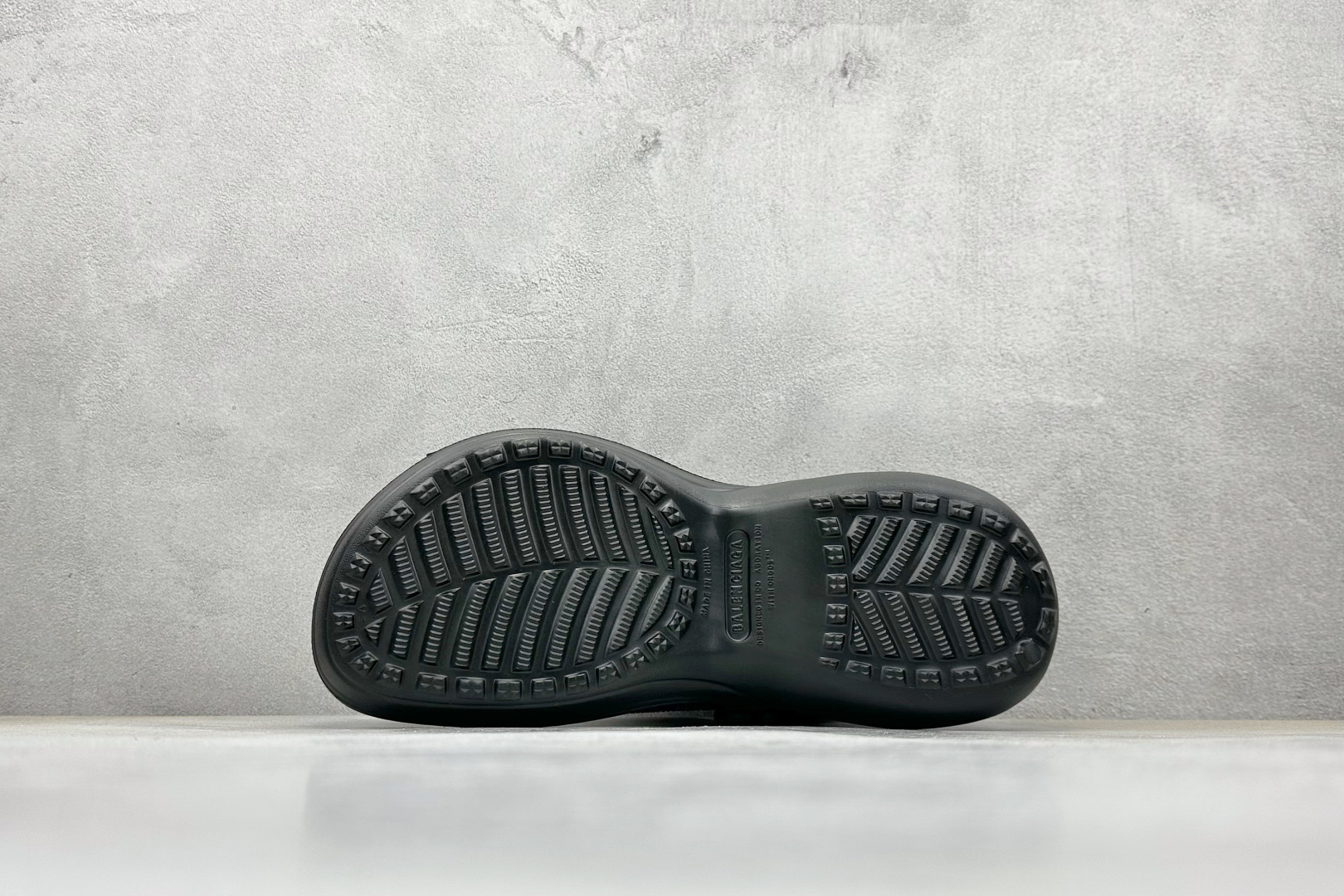 Crocs x Balenciaga 巴黎世家联名卡骆驰厚底圆头洞洞鞋