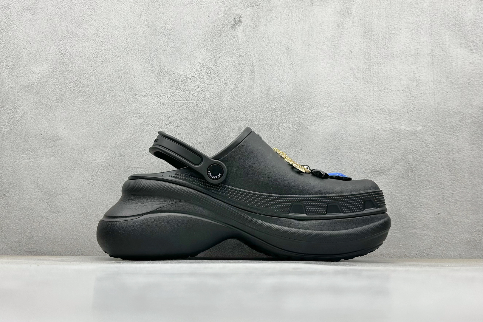 Crocs x Balenciaga 巴黎世家联名卡骆驰厚底圆头洞洞鞋