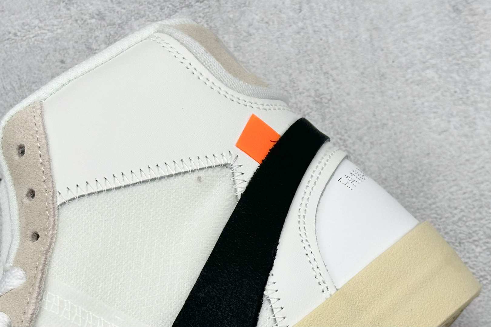 XL版 Off-White X NK Blazer Mid OW联名款开拓者高帮休闲板鞋 AA3832-100