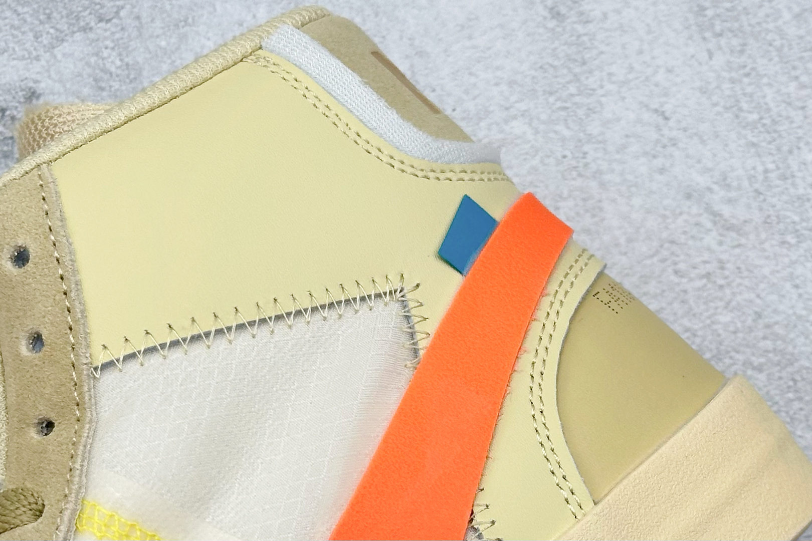 XL版 Off-White X NK Blazer Mid OW联名款开拓者高帮休闲板鞋 AA3832-700