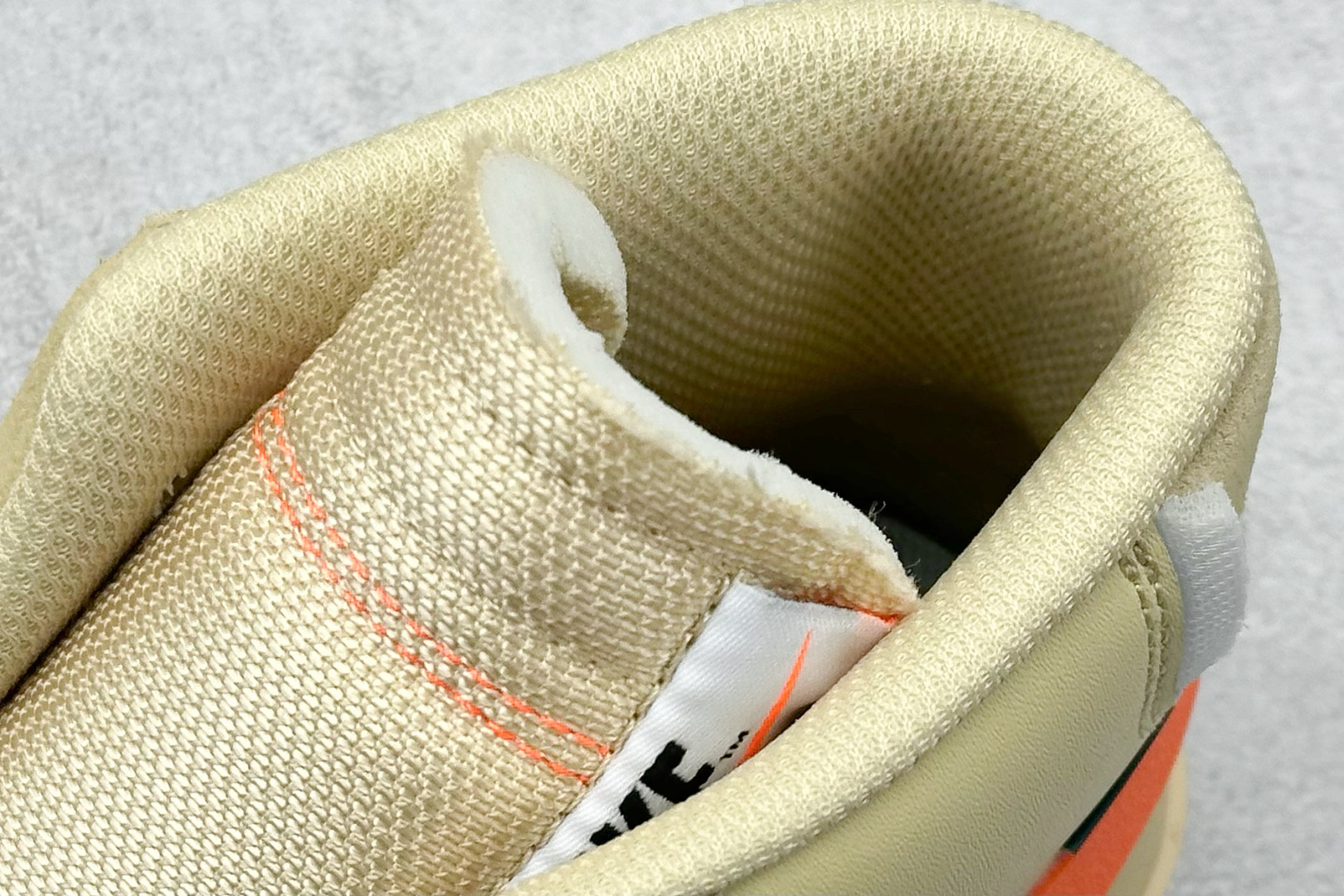 XL版 Off-White X NK Blazer Mid OW联名款开拓者高帮休闲板鞋 AA3832-700