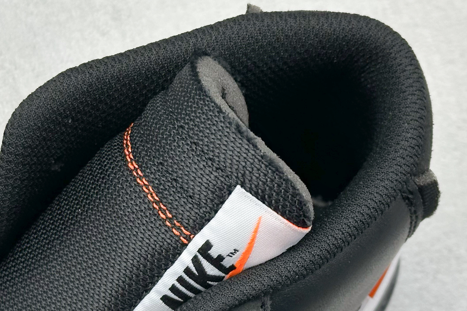 XL版 Off-White X NK Blazer Mid OW联名款开拓者高帮休闲板鞋 AA3832-001