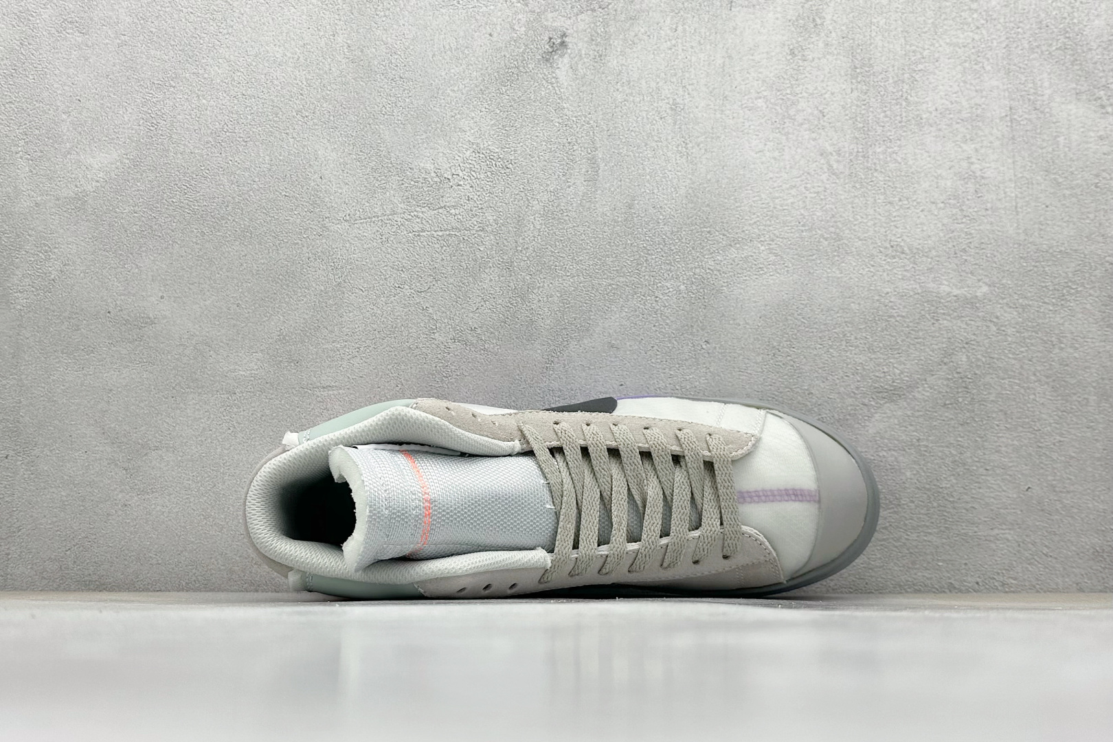 XL版 Off-White X NK Blazer Mid OW联名款开拓者高帮休闲板鞋 AA3832-002