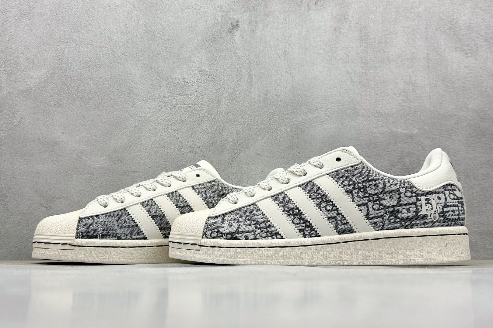 AD Originals Superstar x DIOR 灰白 HS3080