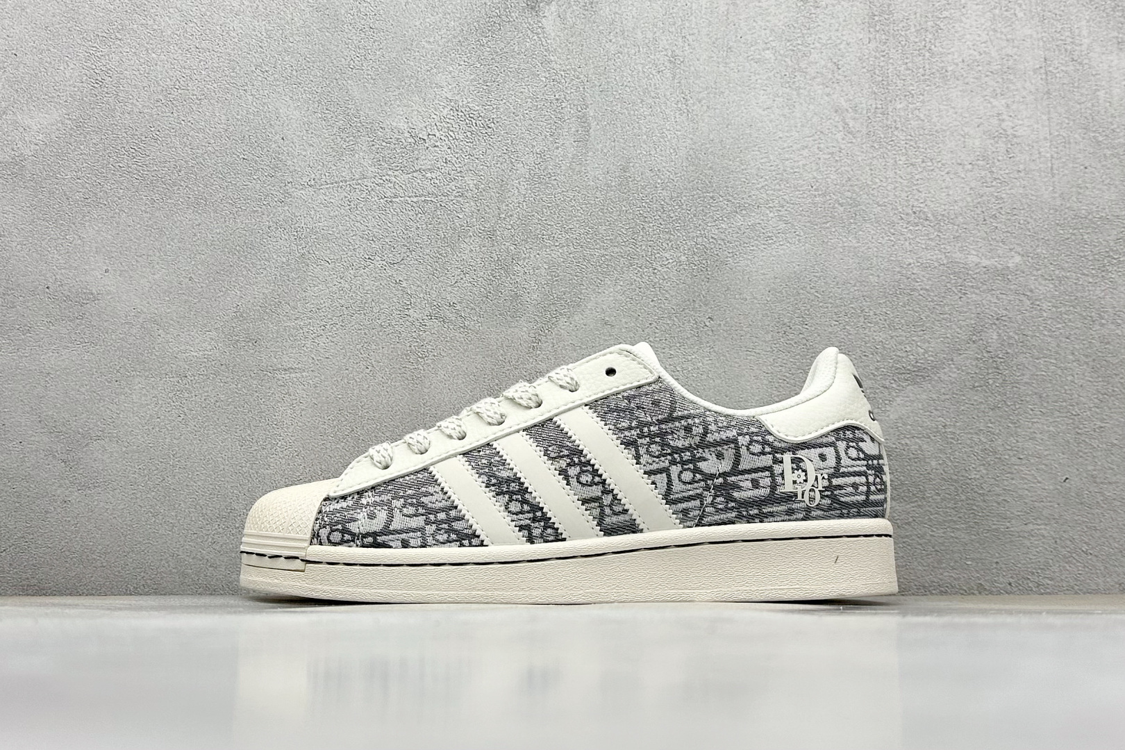 AD Originals Superstar x DIOR 灰白 HS3080