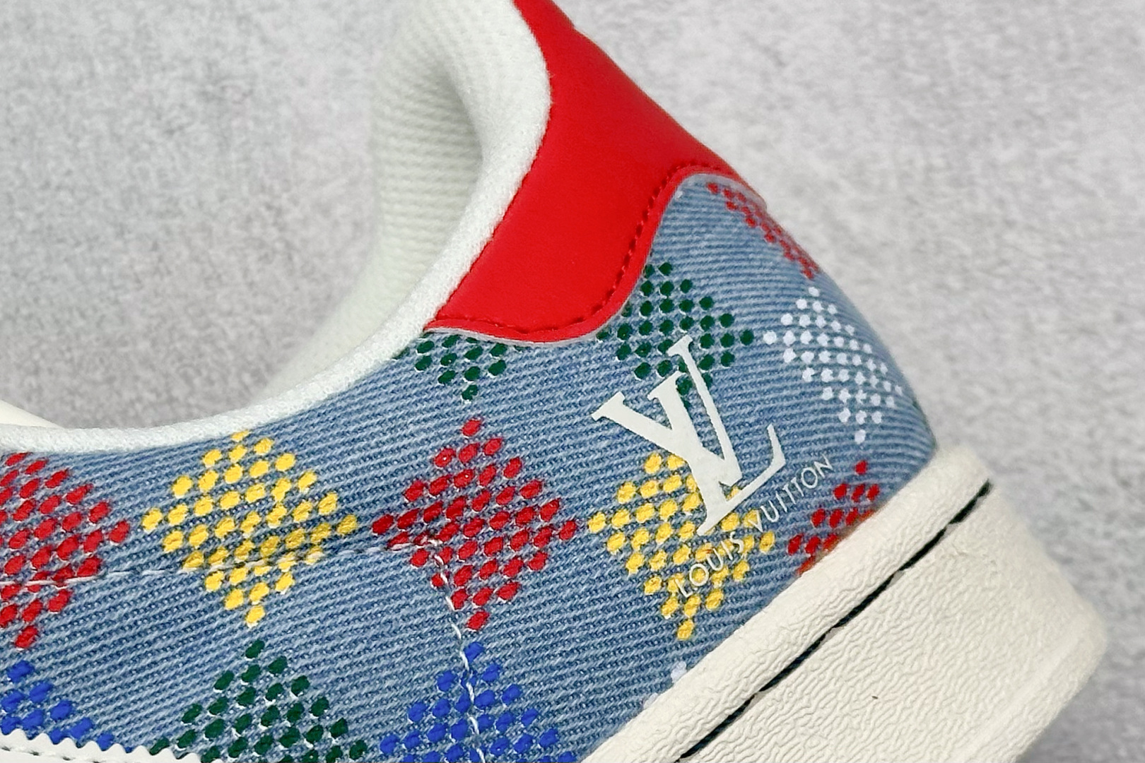 AD Originals Superstar x Louis Vuitton 蓝白红 HS3079