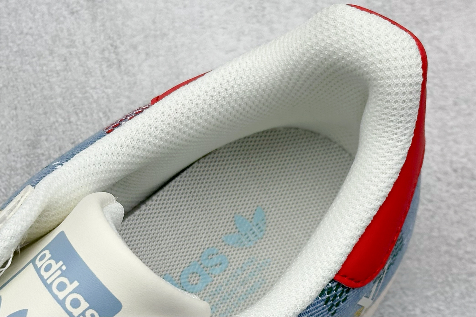 AD Originals Superstar x Louis Vuitton 蓝白红 HS3079