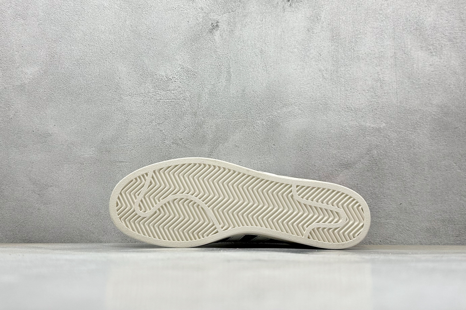 AD Originals Superstar x Louis Vuitton 蓝白红 HS3079