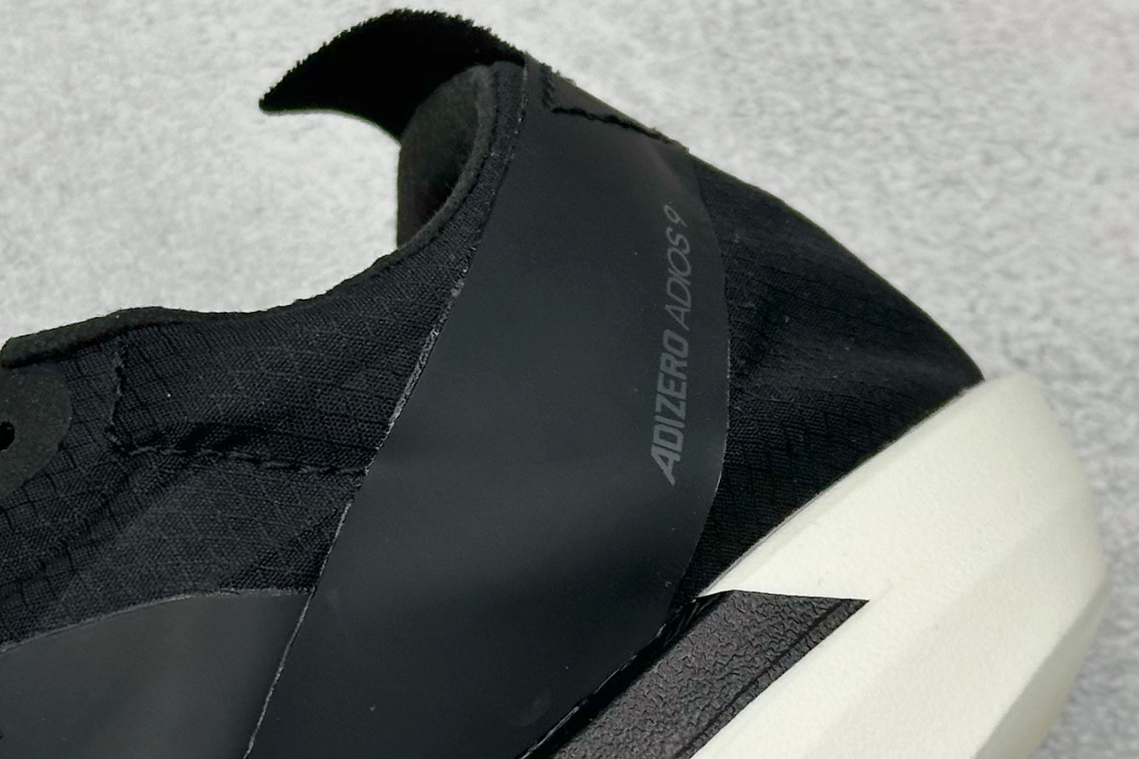 Y-3 Adidas Adizero Adios 9 M联名系列 低帮轻便透气竞速休闲运动慢跑鞋 透气鞋面 超轻上脚 IH5751