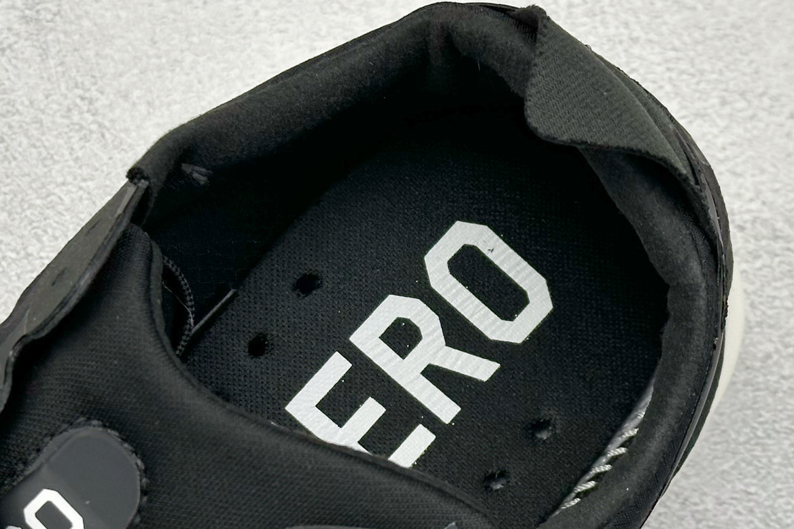 Y-3 Adidas Adizero Adios 9 M联名系列 低帮轻便透气竞速休闲运动慢跑鞋 透气鞋面 超轻上脚 IH5751