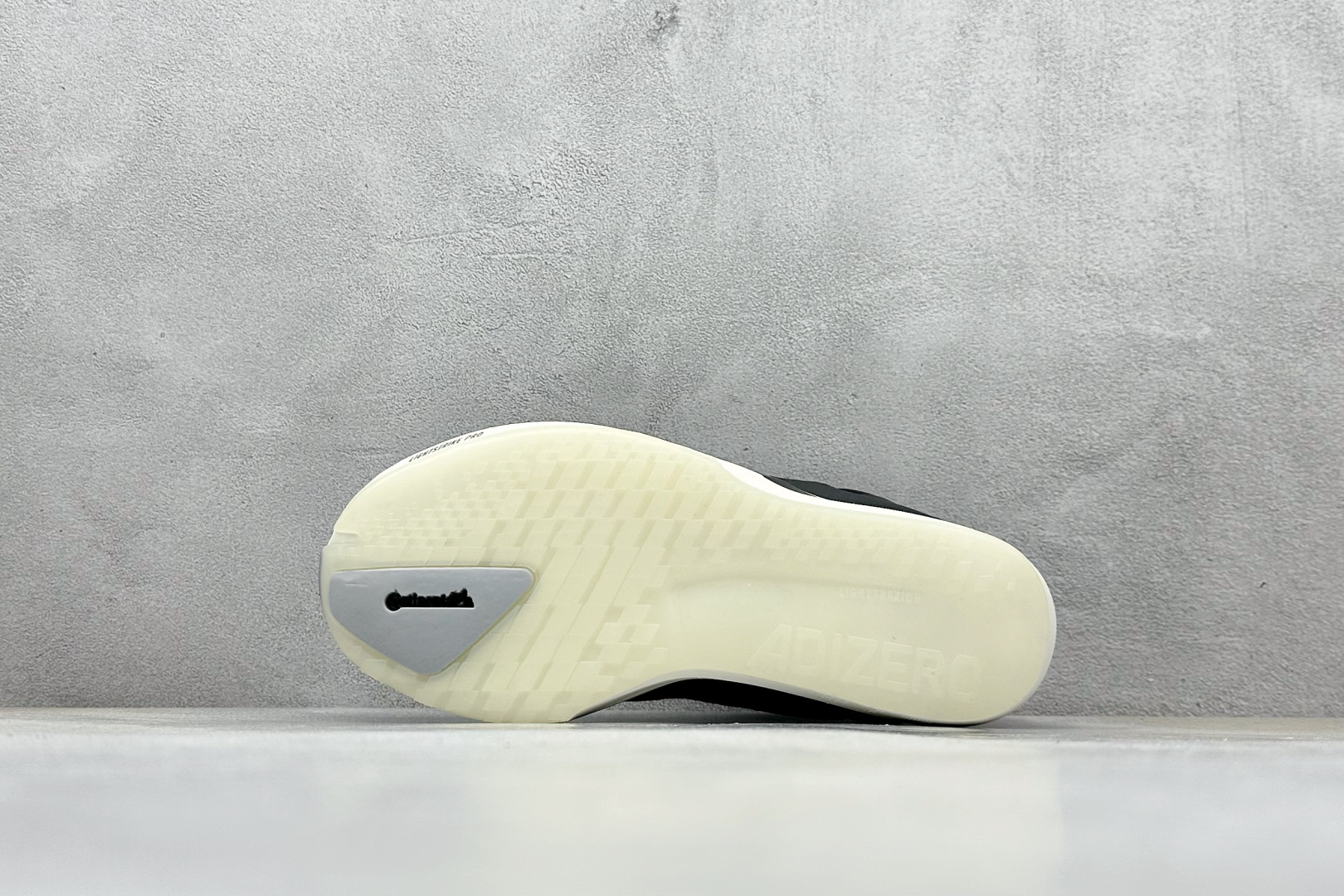 Y-3 Adidas Adizero Adios 9 M联名系列 低帮轻便透气竞速休闲运动慢跑鞋 透气鞋面 超轻上脚 IH5751